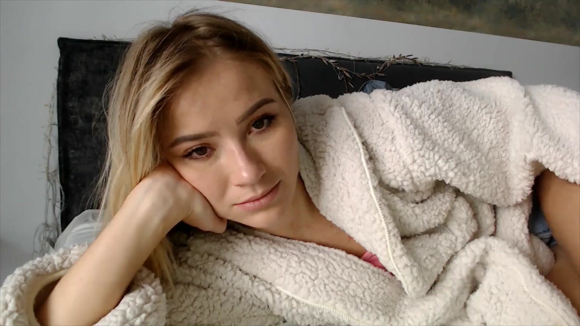 Gallery image thumbnail from fiancee's myfreecams stream on, 01/22/2026, 07:30 image 13 of 20