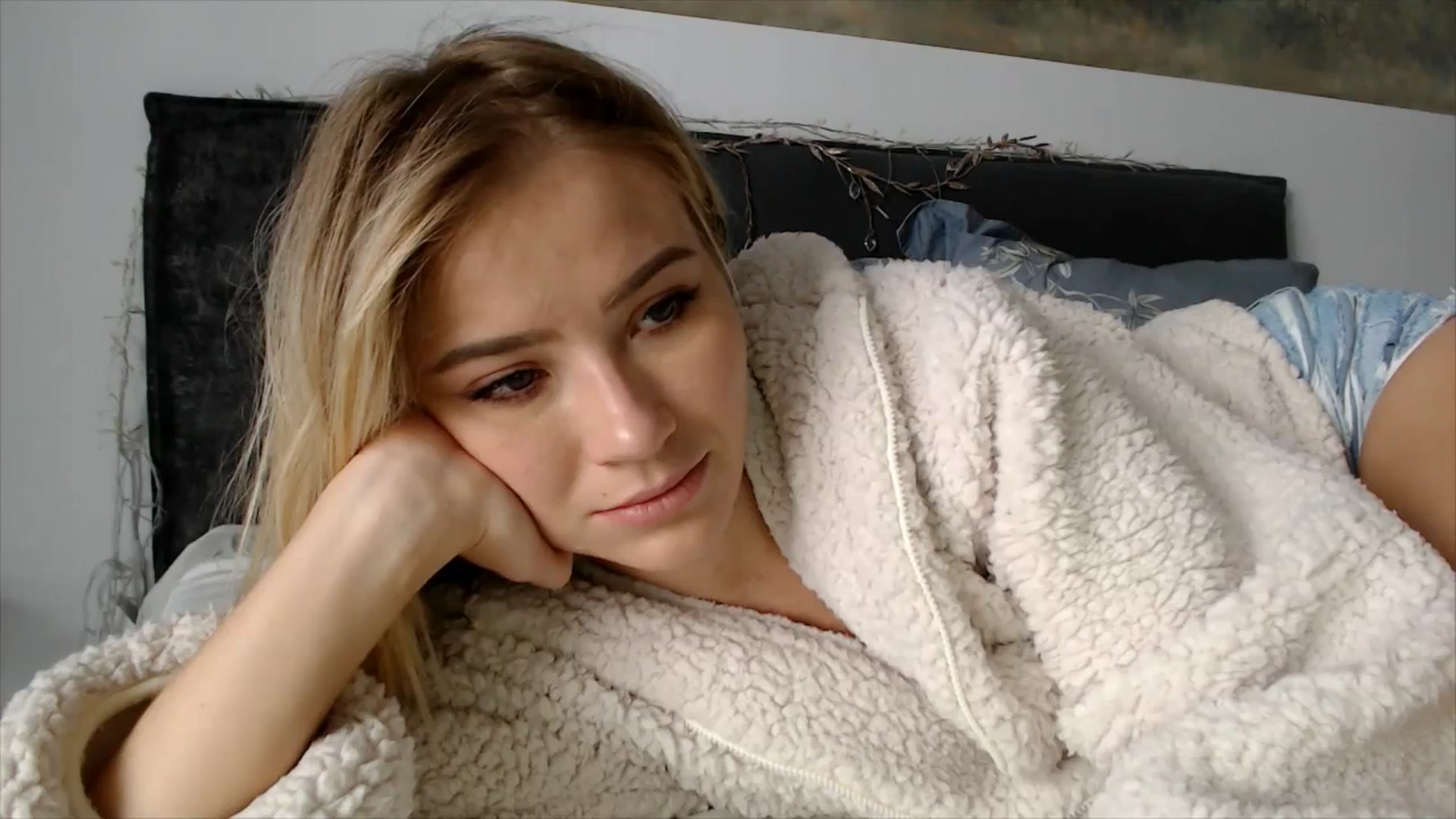 Gallery image thumbnail from fiancee's myfreecams stream on, 01/22/2026, 07:30 image 12 of 20