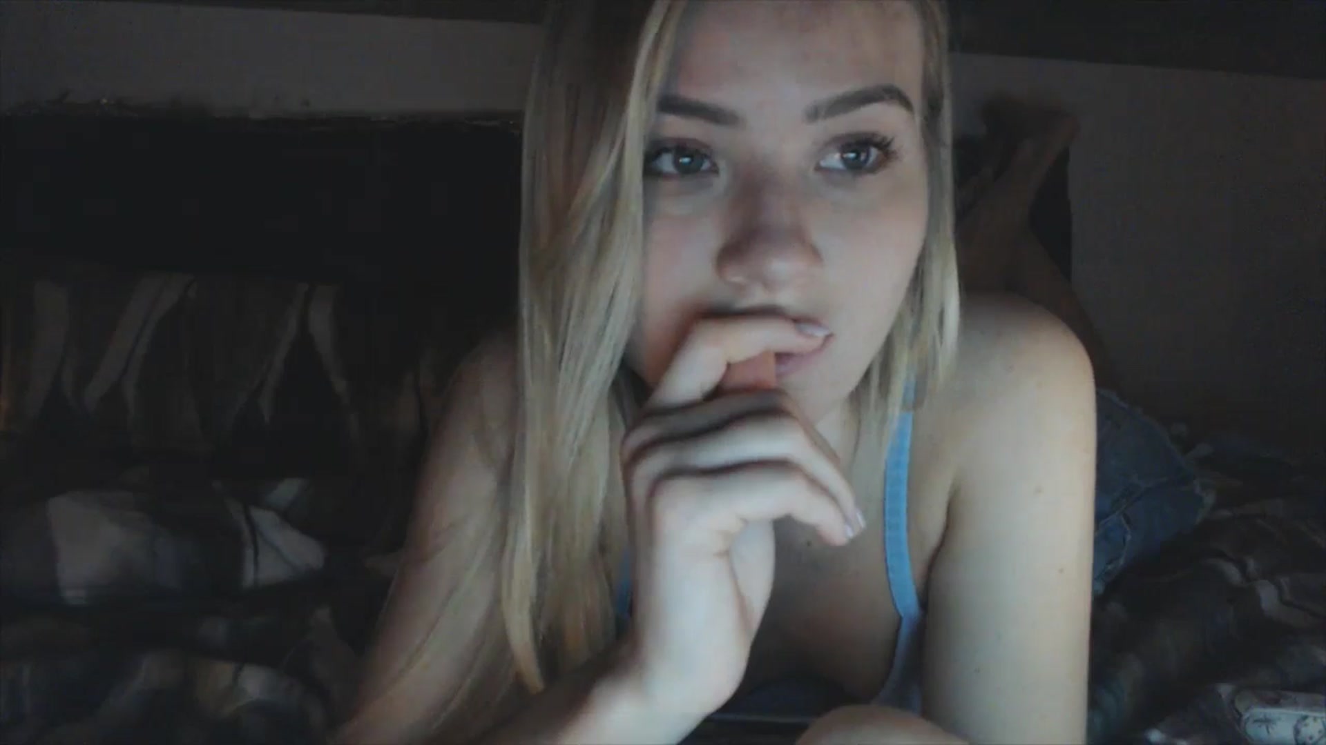 Gallery image thumbnail from fiancee's myfreecams stream on, 02/10/2026, 21:04 image 10 of 20