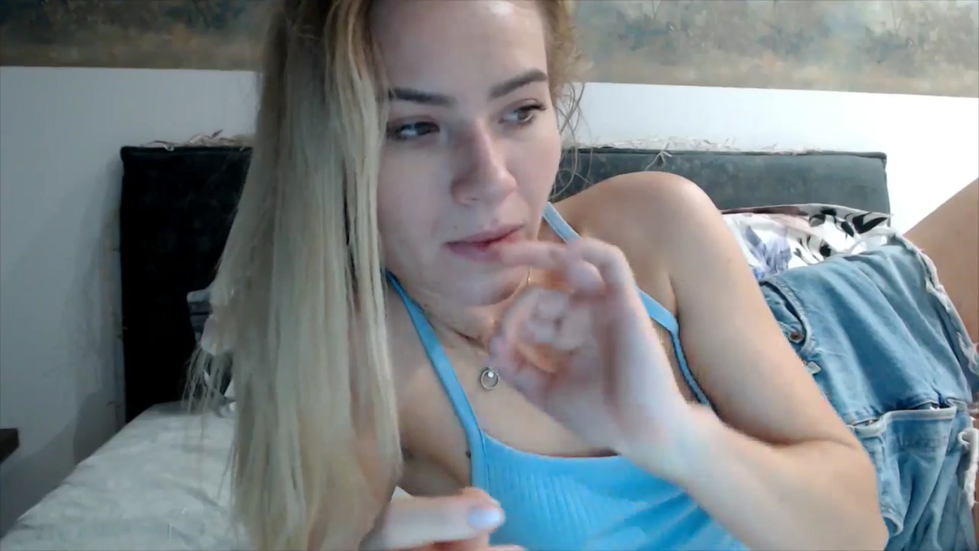 Gallery image thumbnail from fiancee's myfreecams stream on, 02/13/2026, 24:52 image 7 of 20
