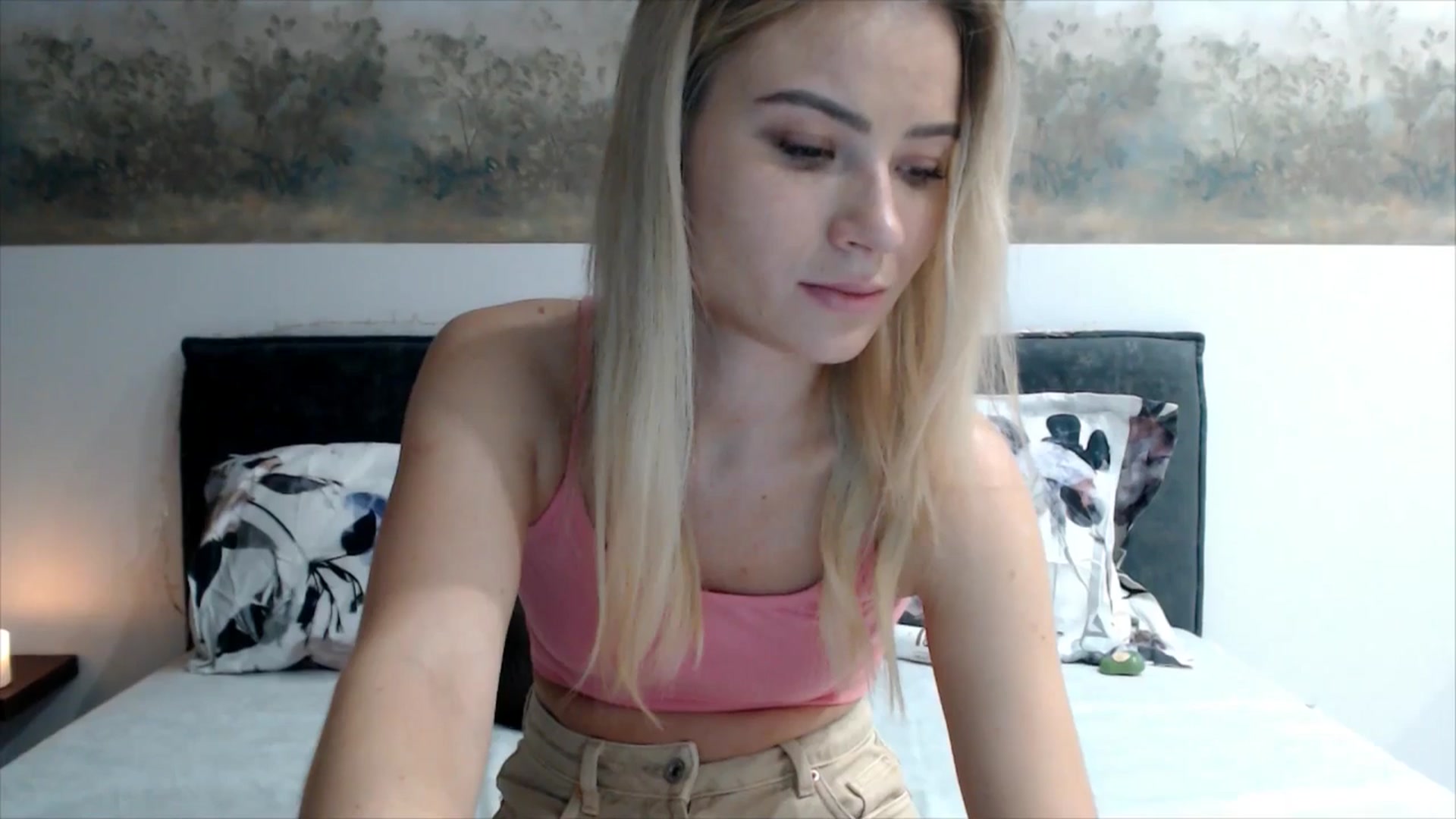 Gallery image thumbnail from fiancee's myfreecams stream on, 02/13/2026, 18:14 image 17 of 20