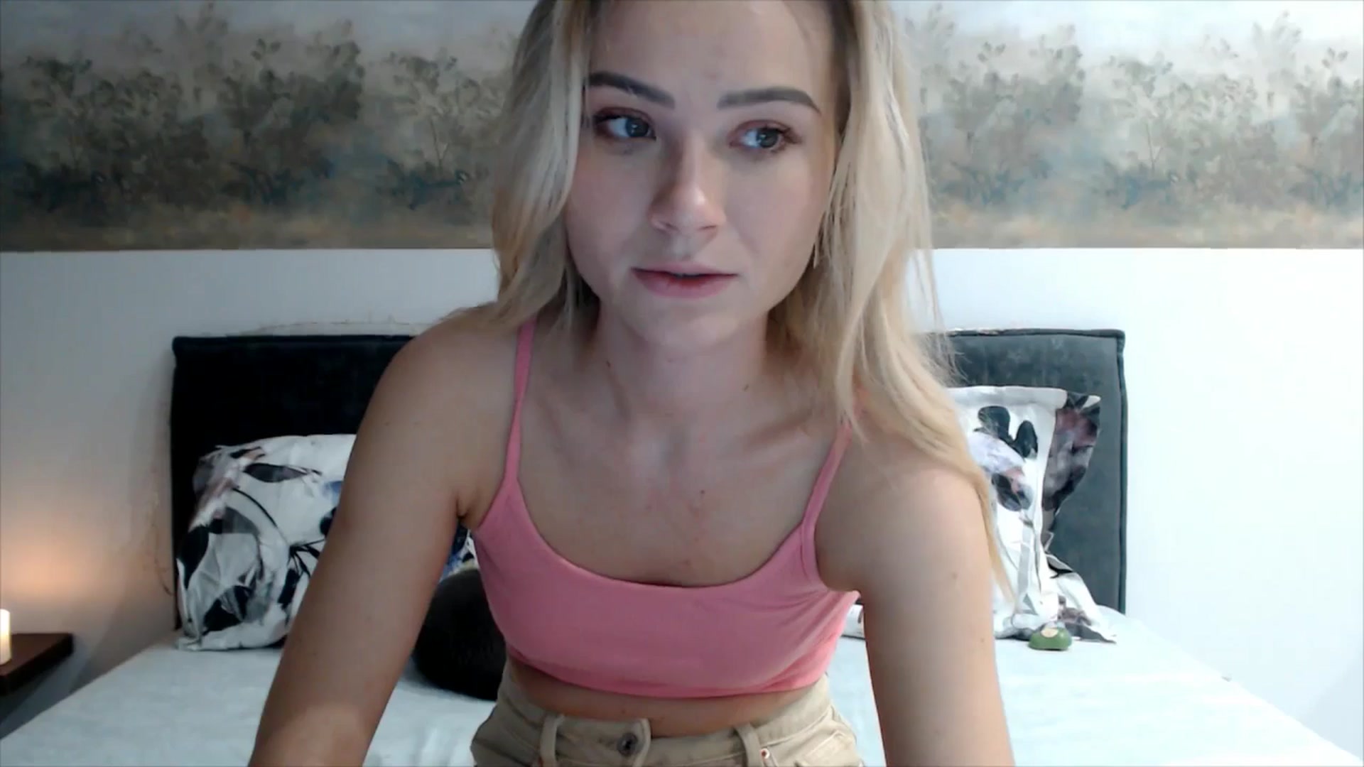 Gallery image thumbnail from fiancee's myfreecams stream on, 02/13/2026, 18:14 image 6 of 20