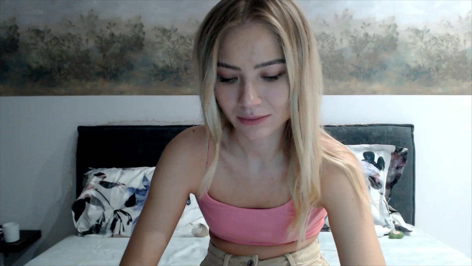 Gallery image thumbnail from fiancee's myfreecams stream on, 02/13/2026, 20:14 image 12 of 20