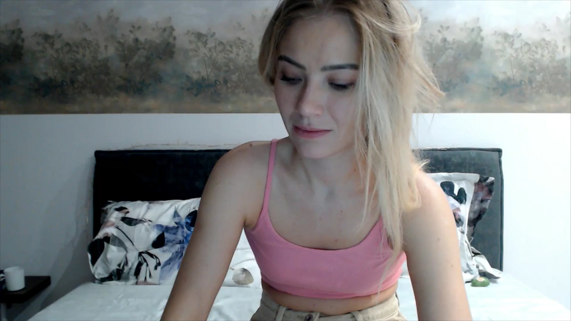 Gallery image thumbnail from fiancee's myfreecams stream on, 02/13/2026, 20:14 image 17 of 20