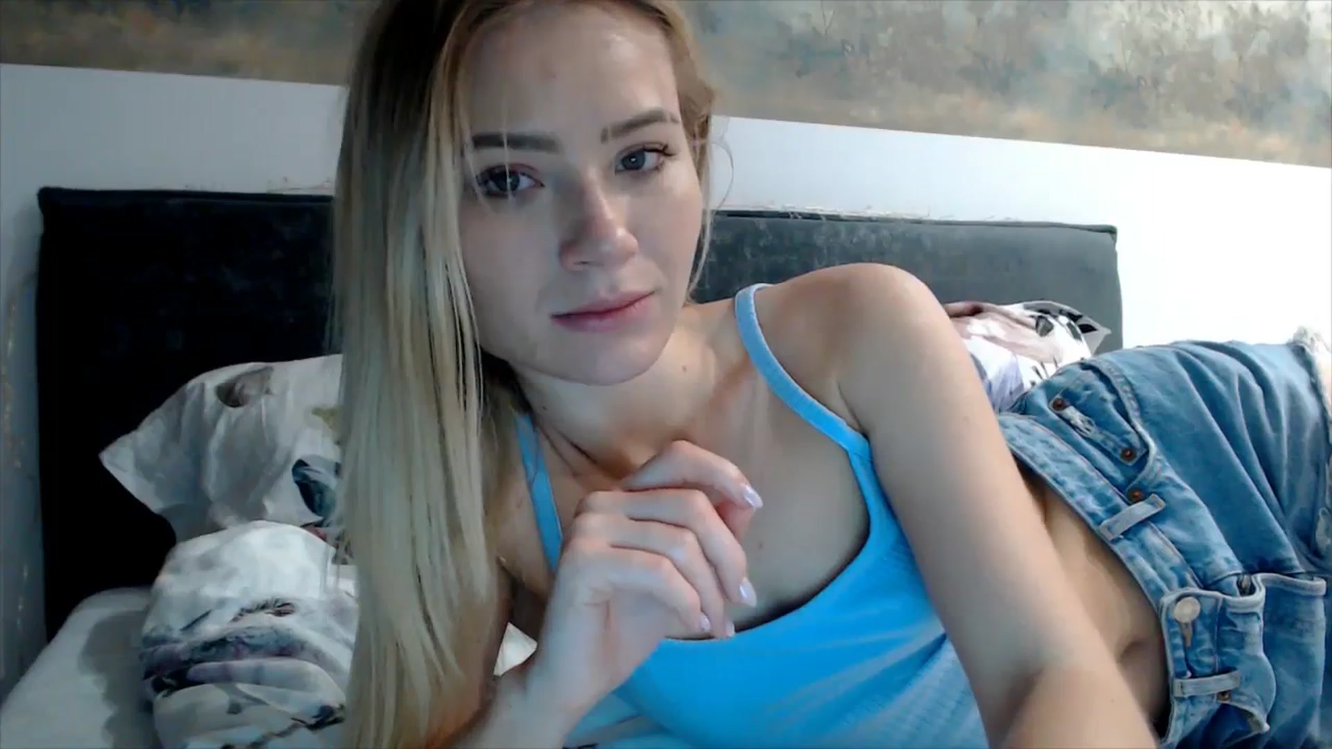 Gallery image thumbnail from fiancee's myfreecams stream on, 02/16/2026, 24:56 image 19 of 20