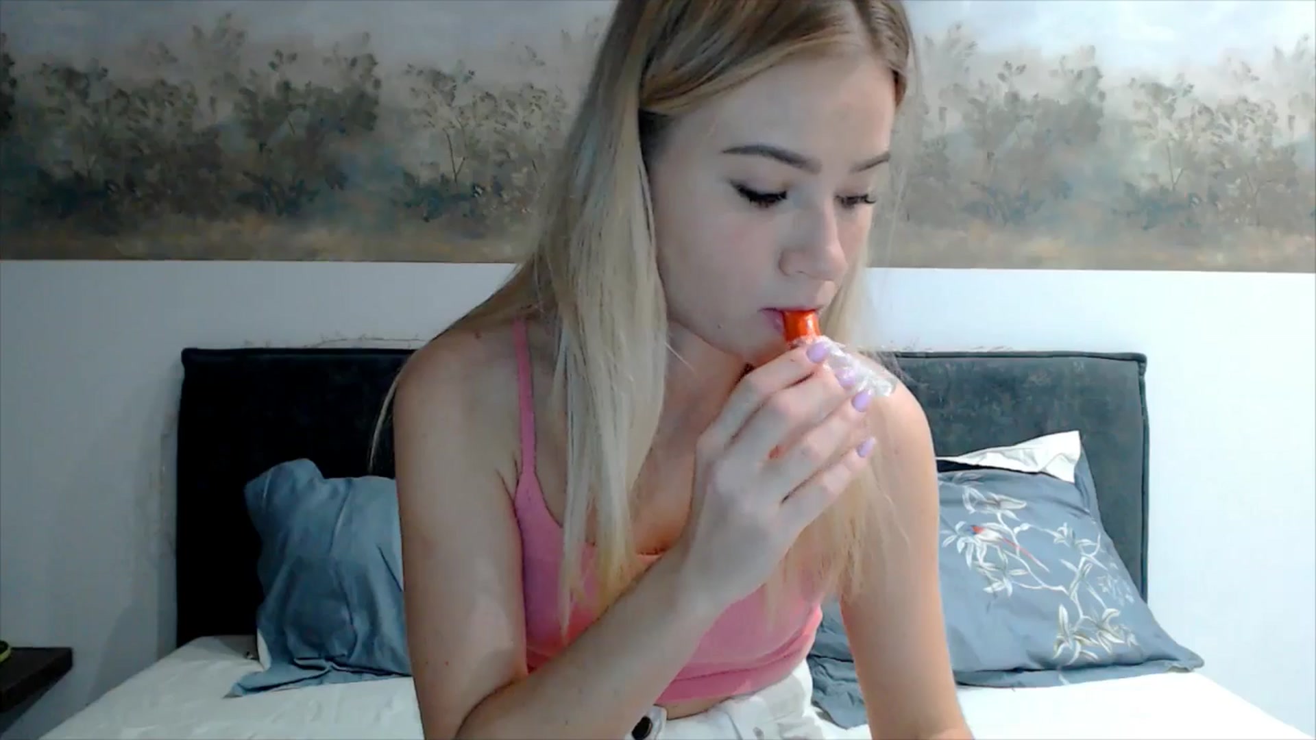Gallery image thumbnail from fiancee's myfreecams stream on, 02/24/2026, 19:23 image 16 of 20
