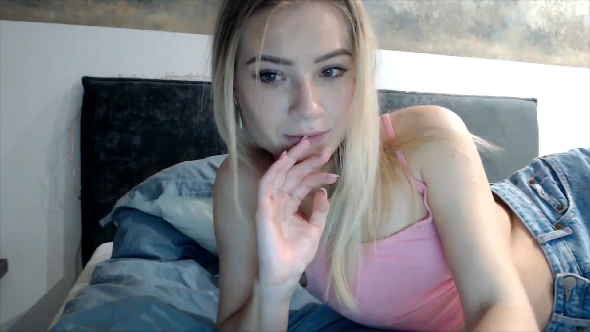 Gallery image thumbnail from fiancee's myfreecams stream on, 02/26/2026, 01:32 image 13 of 20