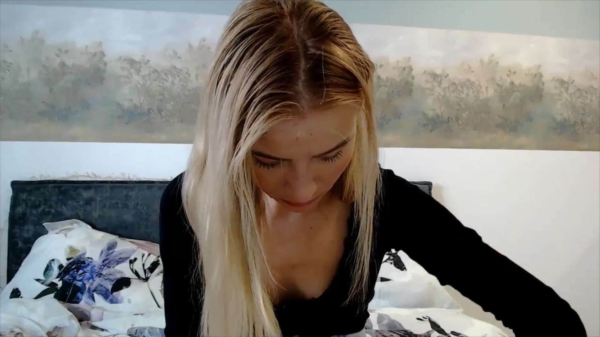 Gallery image thumbnail from fiancee's myfreecams stream on, 03/16/2026, 06:02 image 9 of 20