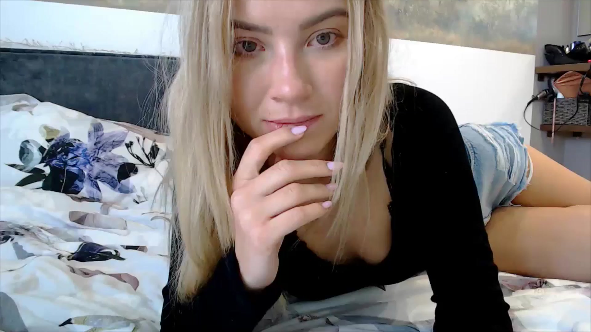 Gallery image thumbnail from fiancee's myfreecams stream on, 03/16/2026, 07:59 image 7 of 20