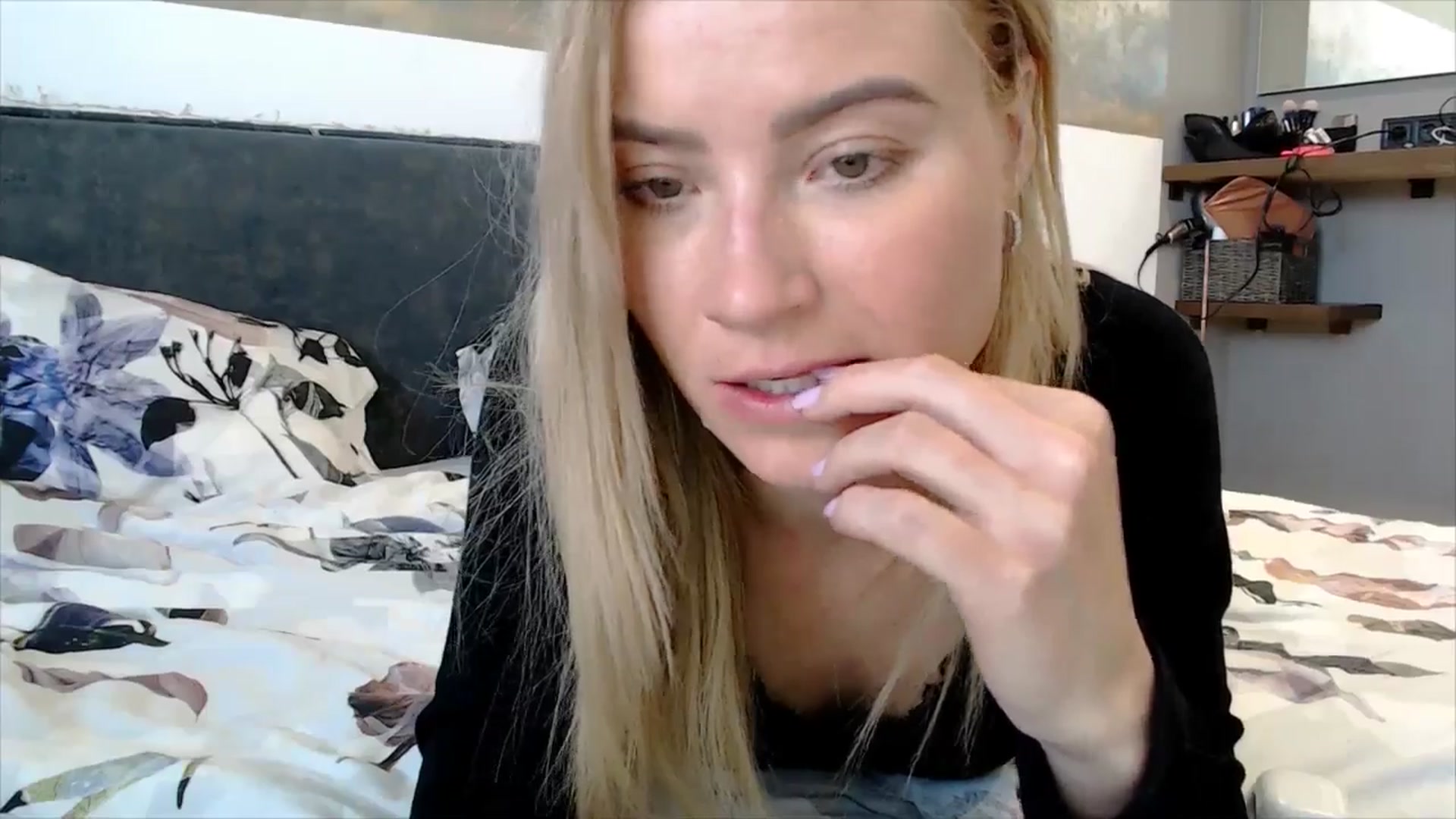Gallery image thumbnail from fiancee's myfreecams stream on, 03/16/2026, 07:59 image 8 of 20