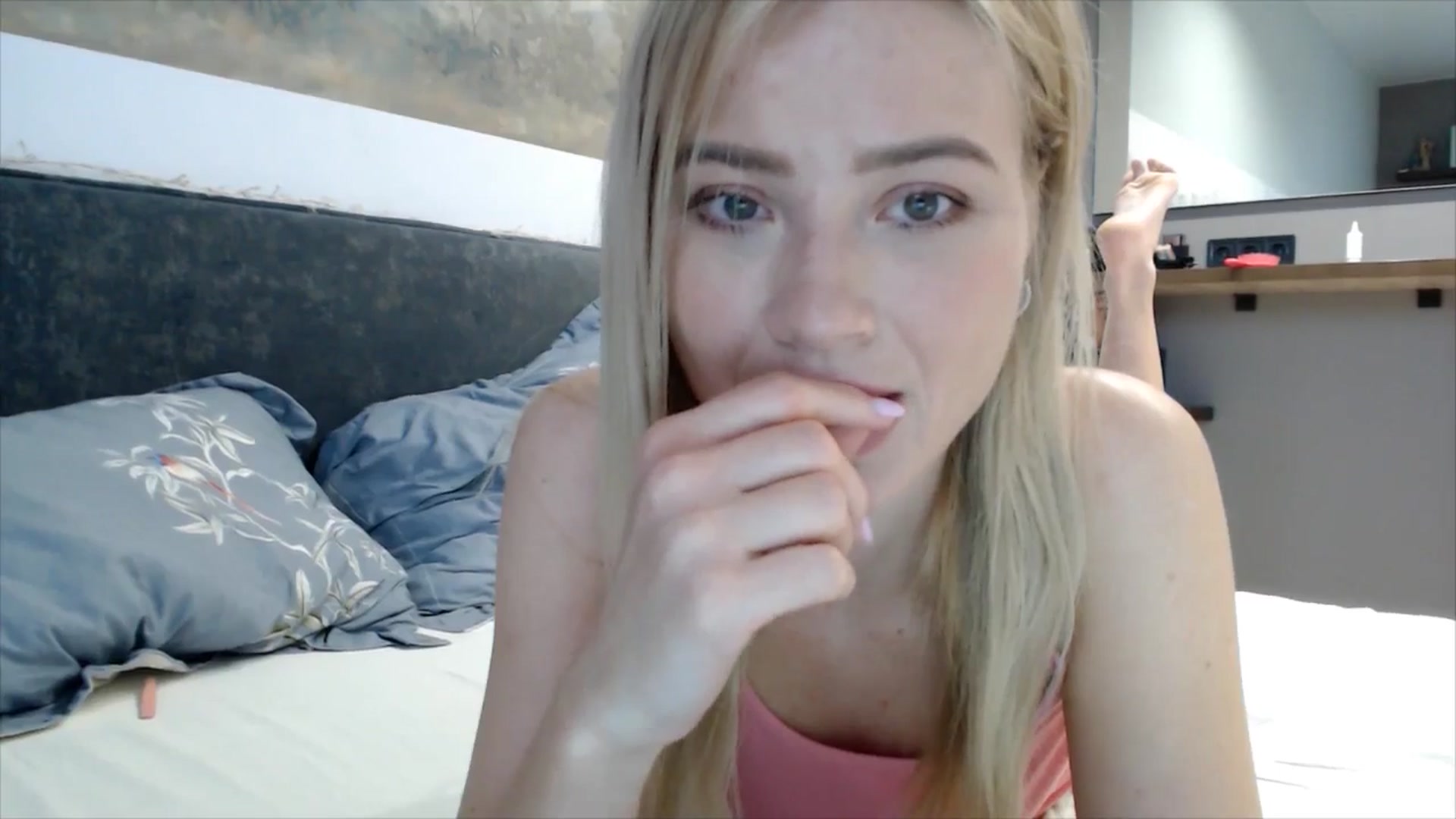 Gallery image thumbnail from fiancee's myfreecams stream on, 03/20/2026, 05:46 image 9 of 20