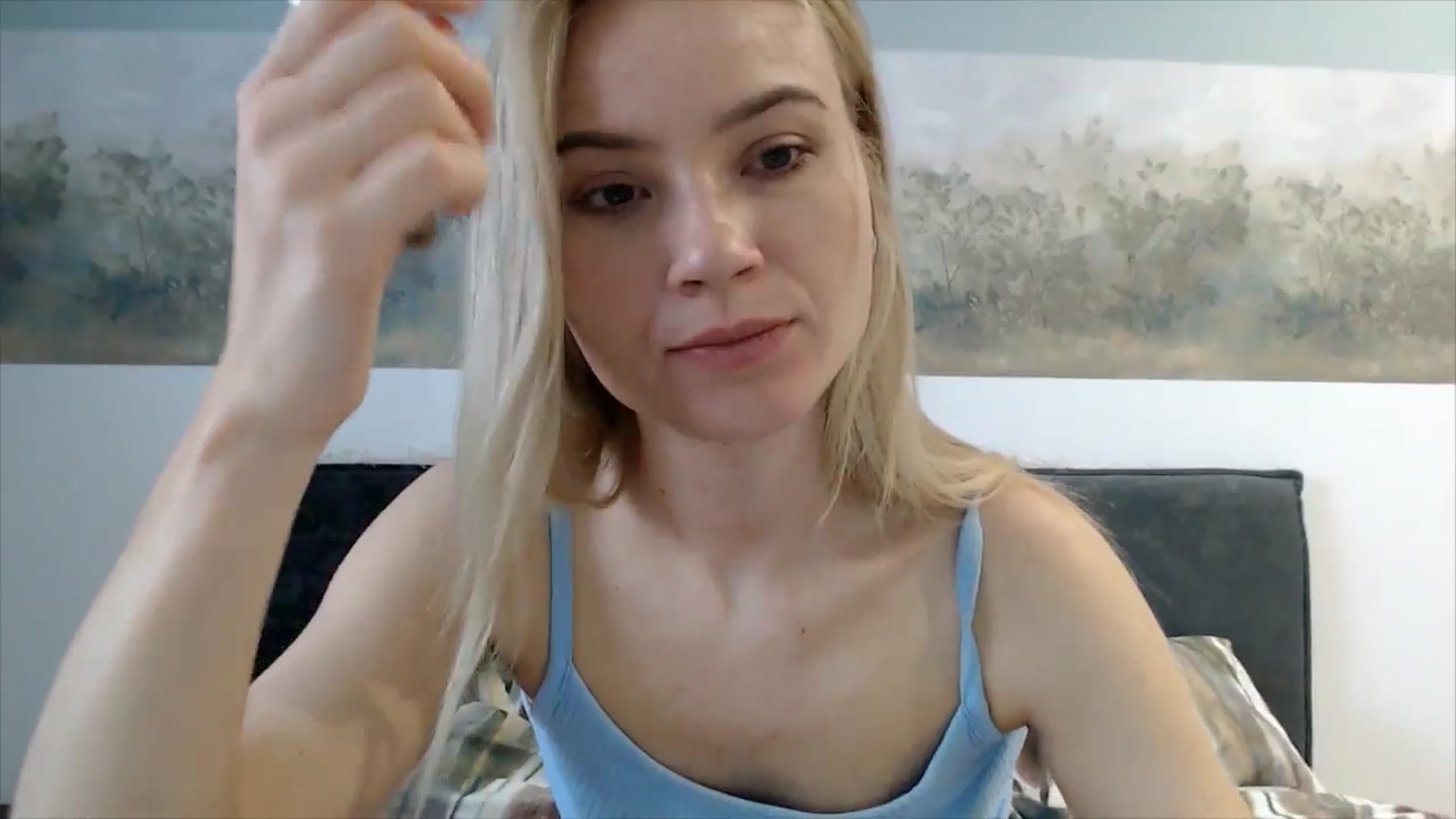 Gallery image thumbnail from fiancee's myfreecams stream on, 03/31/2026, 06:32 image 16 of 20