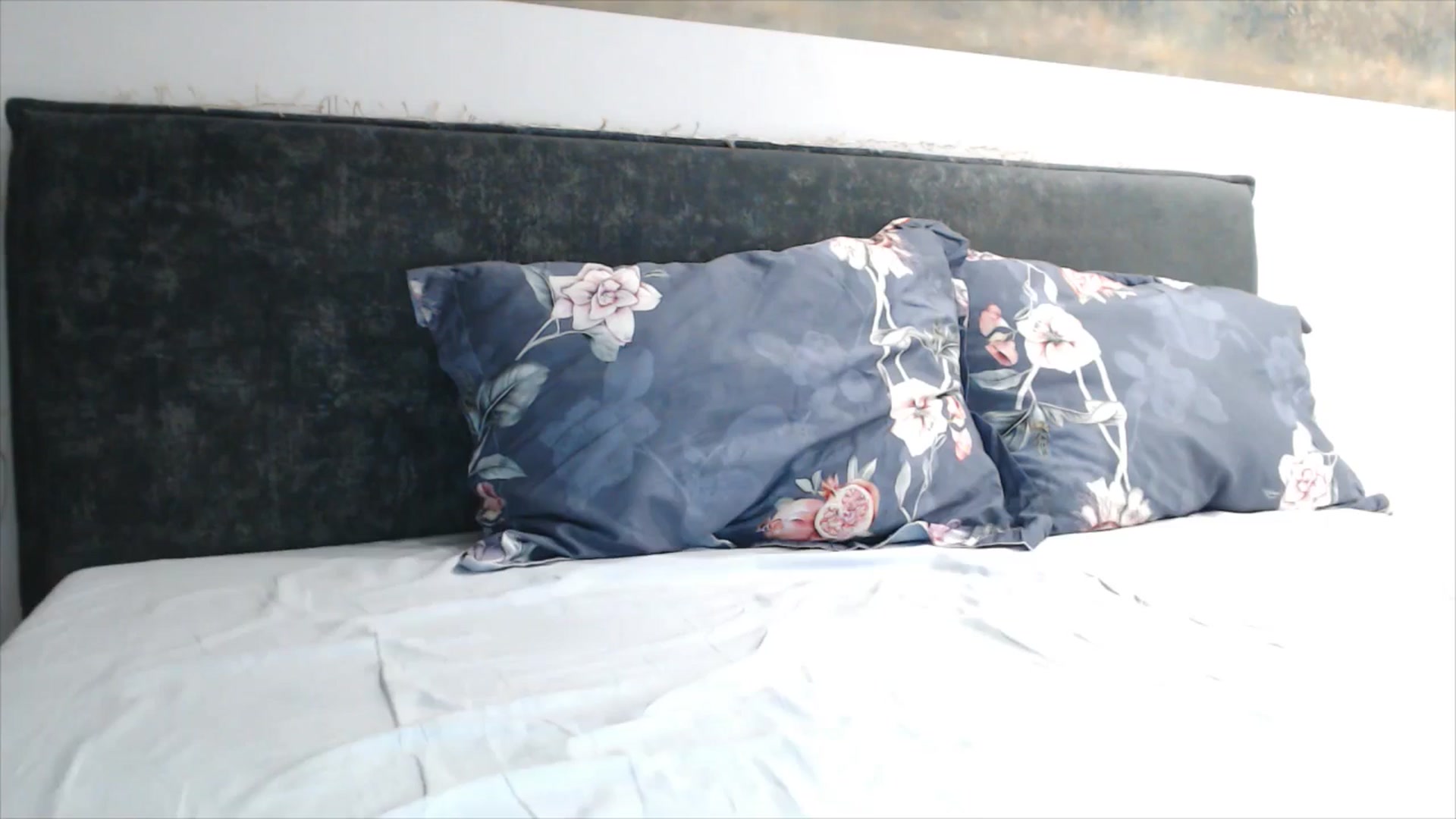 Gallery image thumbnail from fiancee's myfreecams stream on, 04/05/2026, 24:19 image 16 of 20