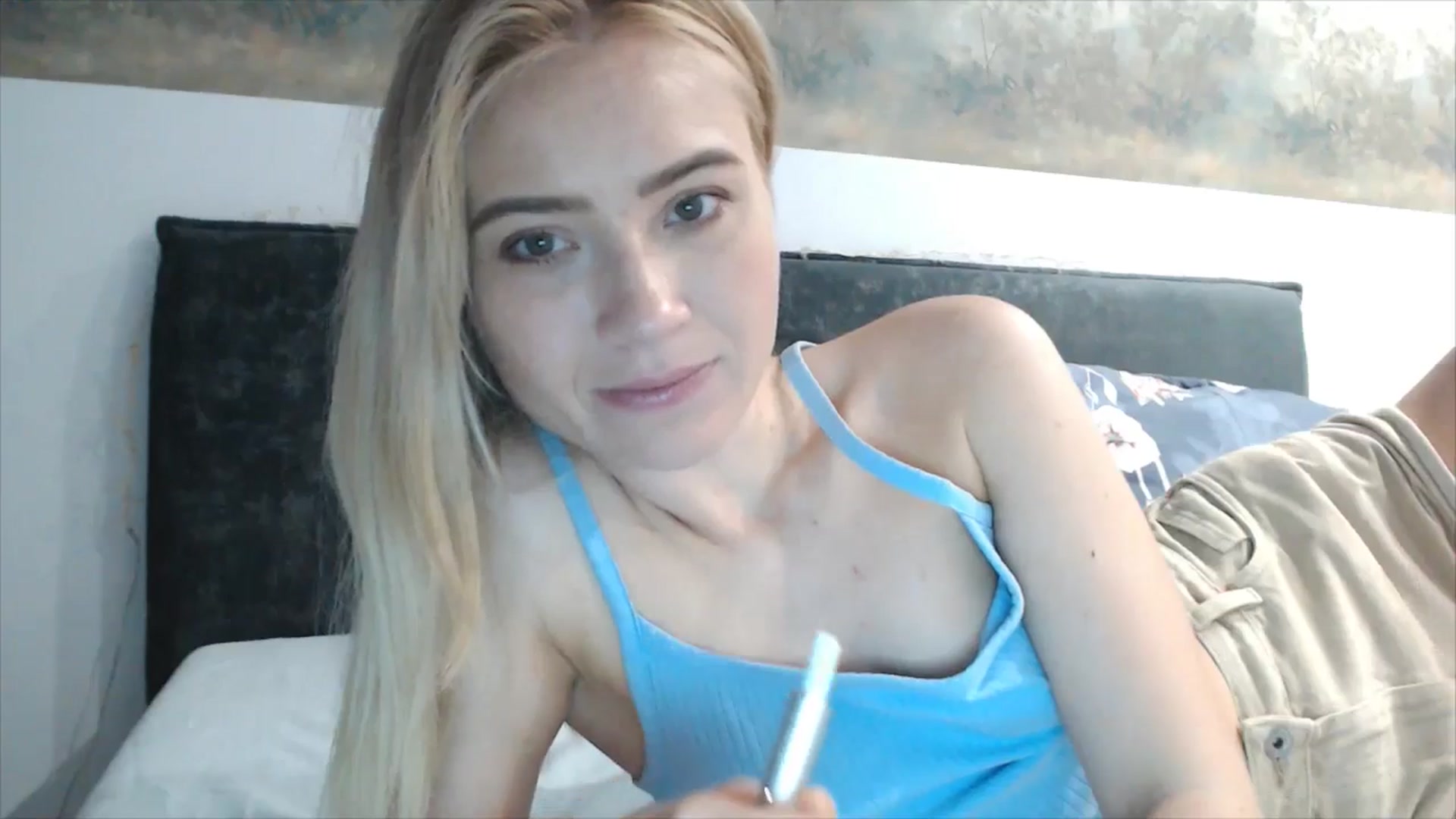 Gallery image thumbnail from fiancee's myfreecams stream on, 04/05/2026, 03:50 image 10 of 20