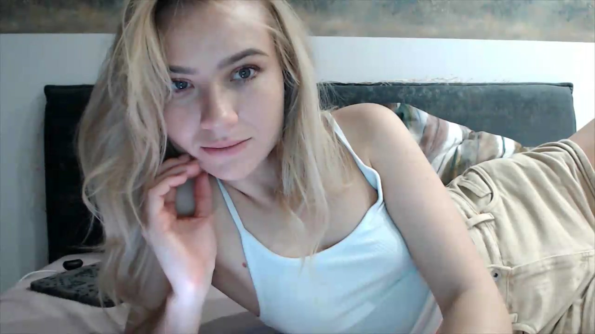 Gallery image thumbnail from fiancee's myfreecams stream on, 04/30/2026, 01:02 image 13 of 20