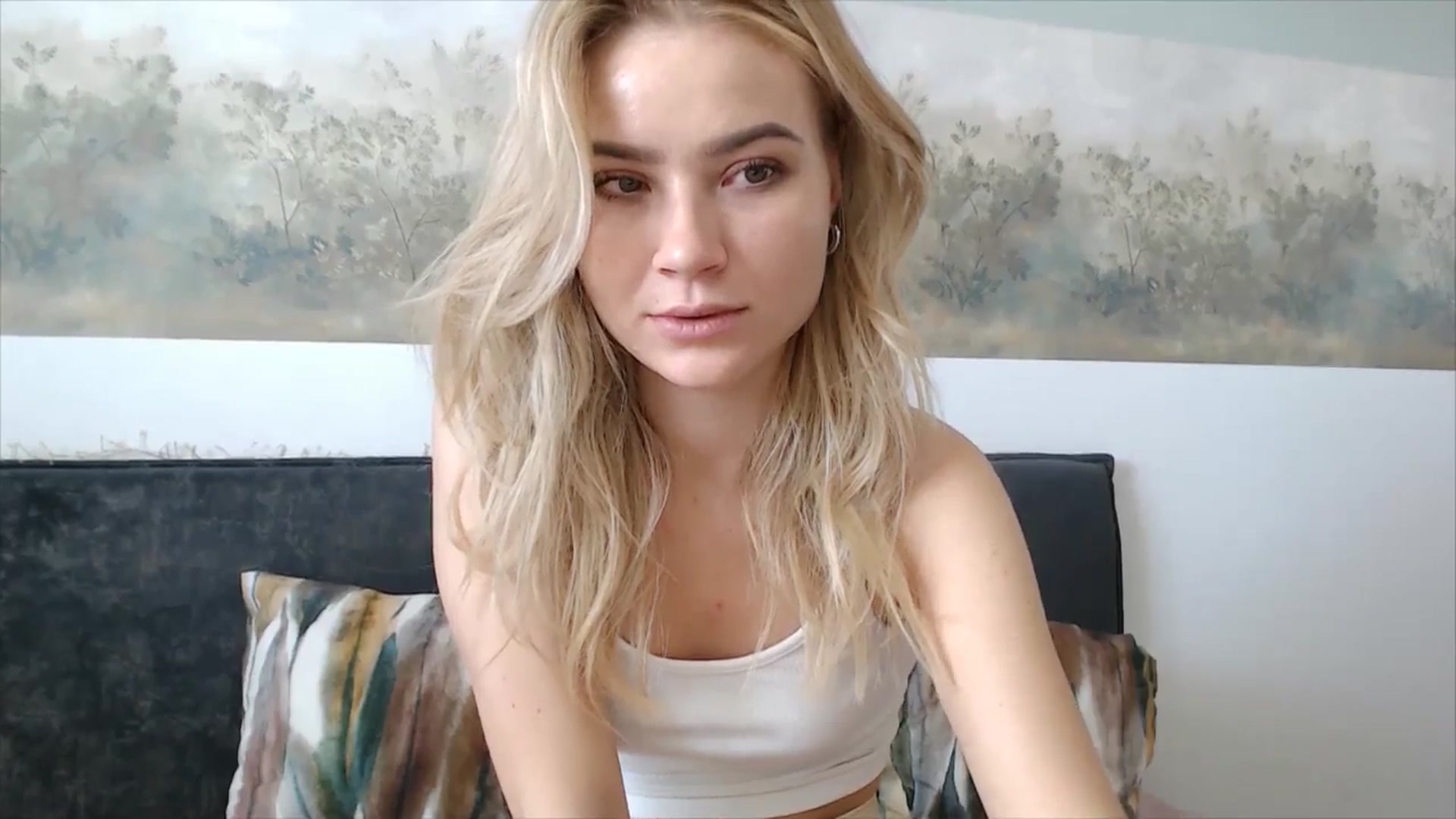 Gallery image thumbnail from fiancee's myfreecams stream on, 04/30/2026, 05:47 image 17 of 20