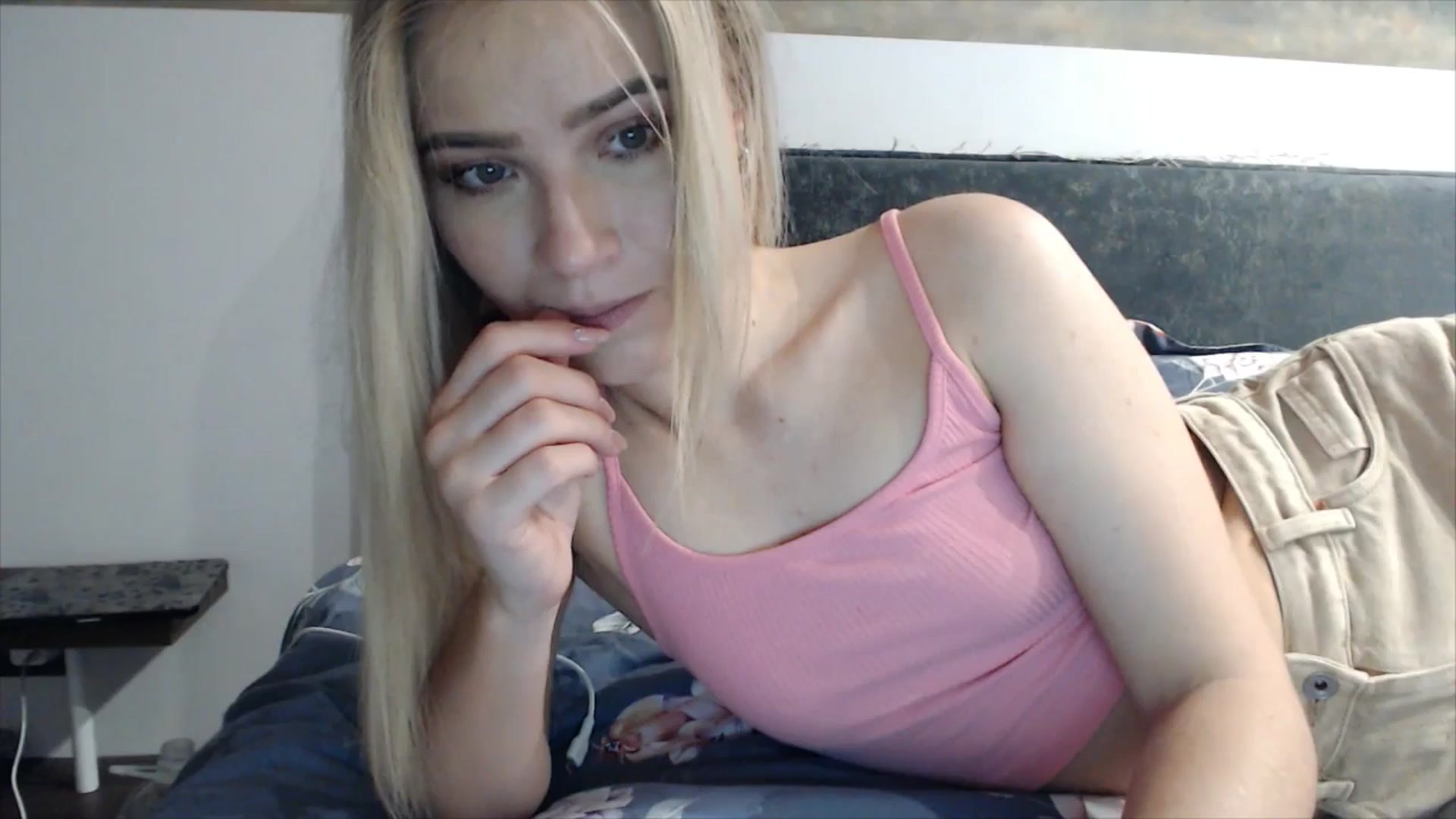 Gallery image thumbnail from fiancee's myfreecams stream on, 05/06/2026, 24:30 image 8 of 20