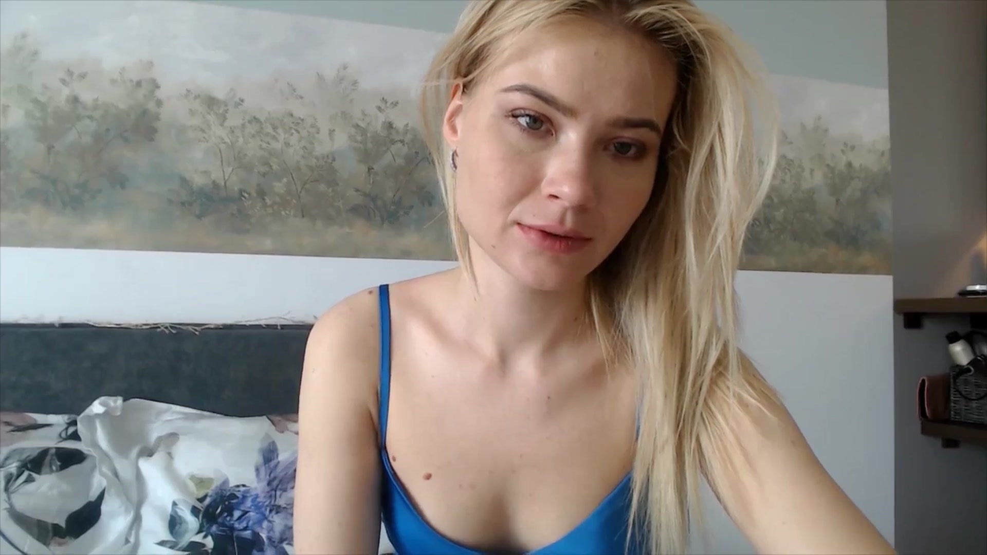 Gallery image thumbnail from fiancee's myfreecams stream on, 05/06/2026, 07:02 image 3 of 20
