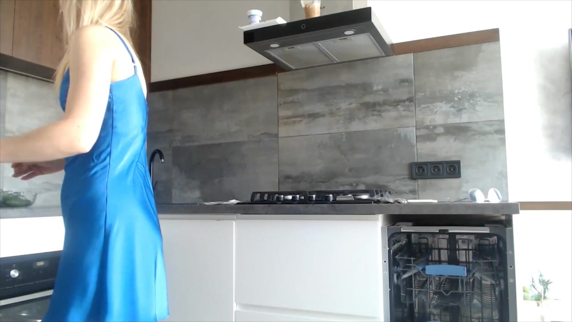 Gallery image thumbnail from fiancee's myfreecams stream on, 05/06/2026, 07:02 image 6 of 20