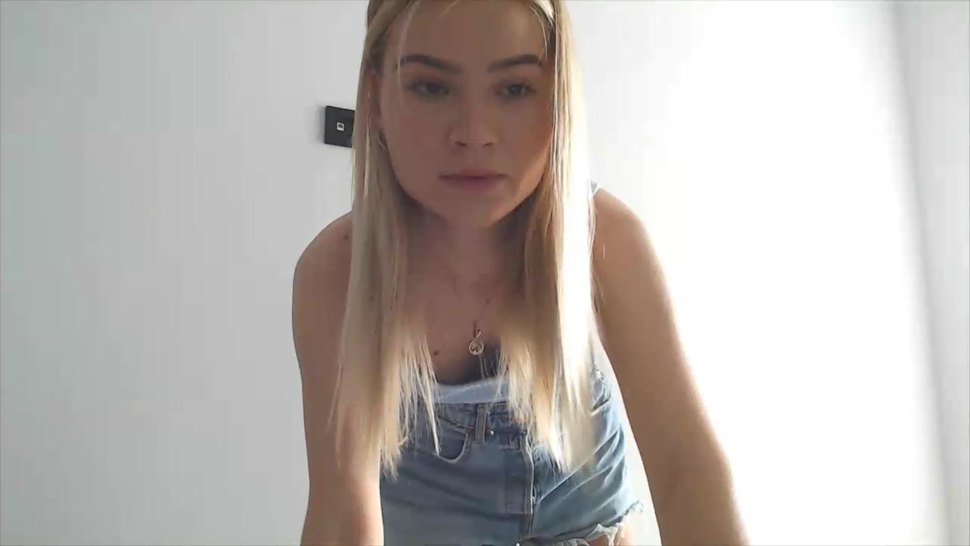 Gallery image thumbnail from fiancee's myfreecams stream on, 05/13/2026, 06:59 image 17 of 20