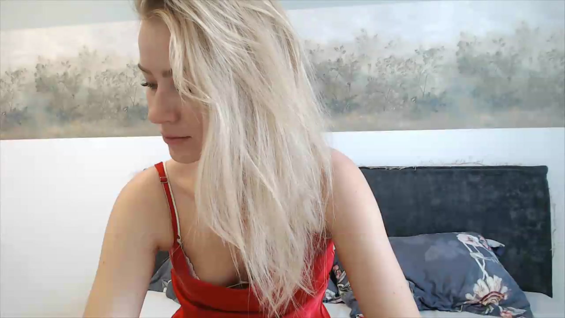 Gallery image thumbnail from fiancee's myfreecams stream on, 05/19/2026, 06:35 image 8 of 20