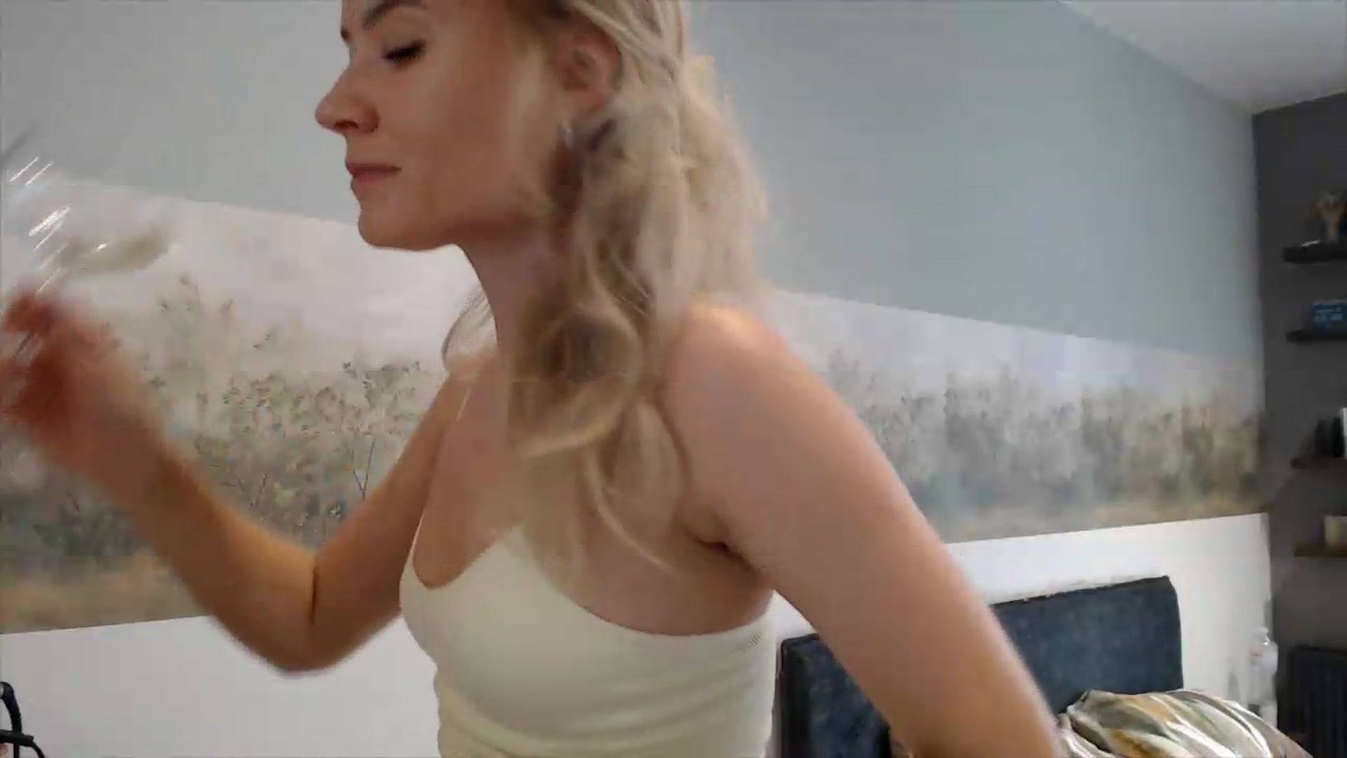 Gallery image thumbnail from fiancee's myfreecams stream on, 05/29/2026, 15:07 image 6 of 20
