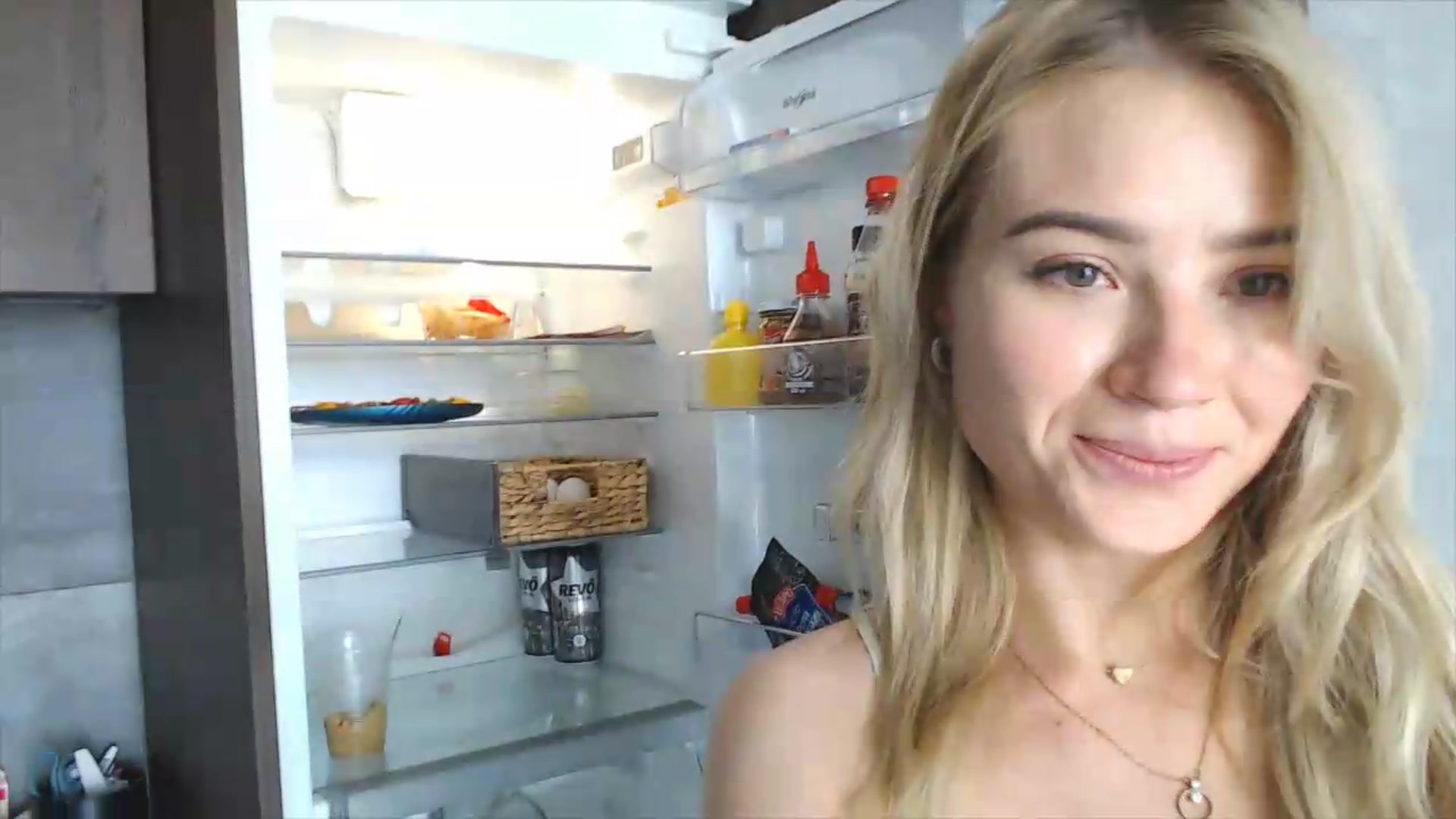 Gallery image thumbnail from fiancee's myfreecams stream on, 05/30/2026, 10:03 image 18 of 20