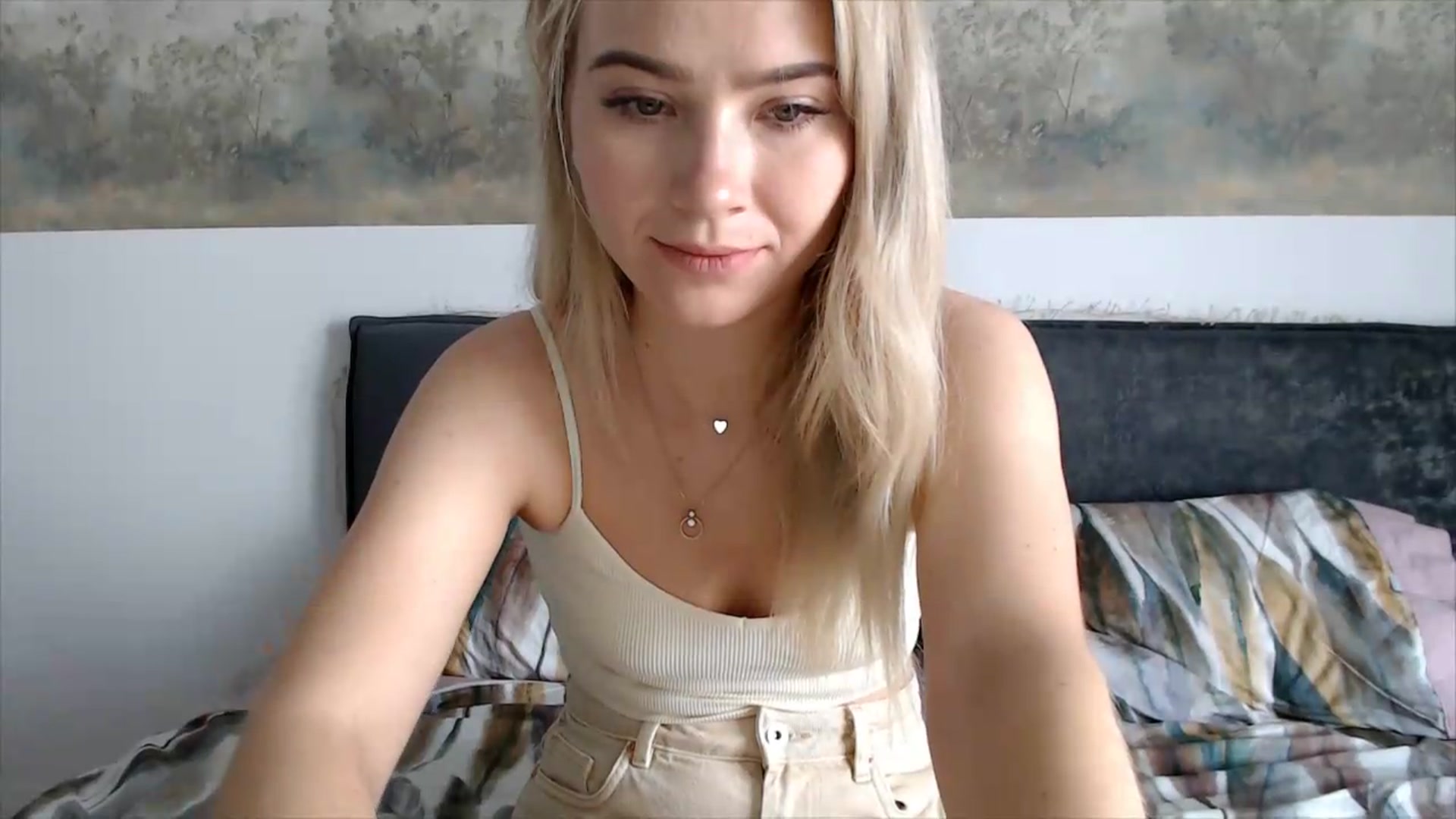 Gallery image thumbnail from fiancee's myfreecams stream on, 05/30/2026, 15:04 image 16 of 20