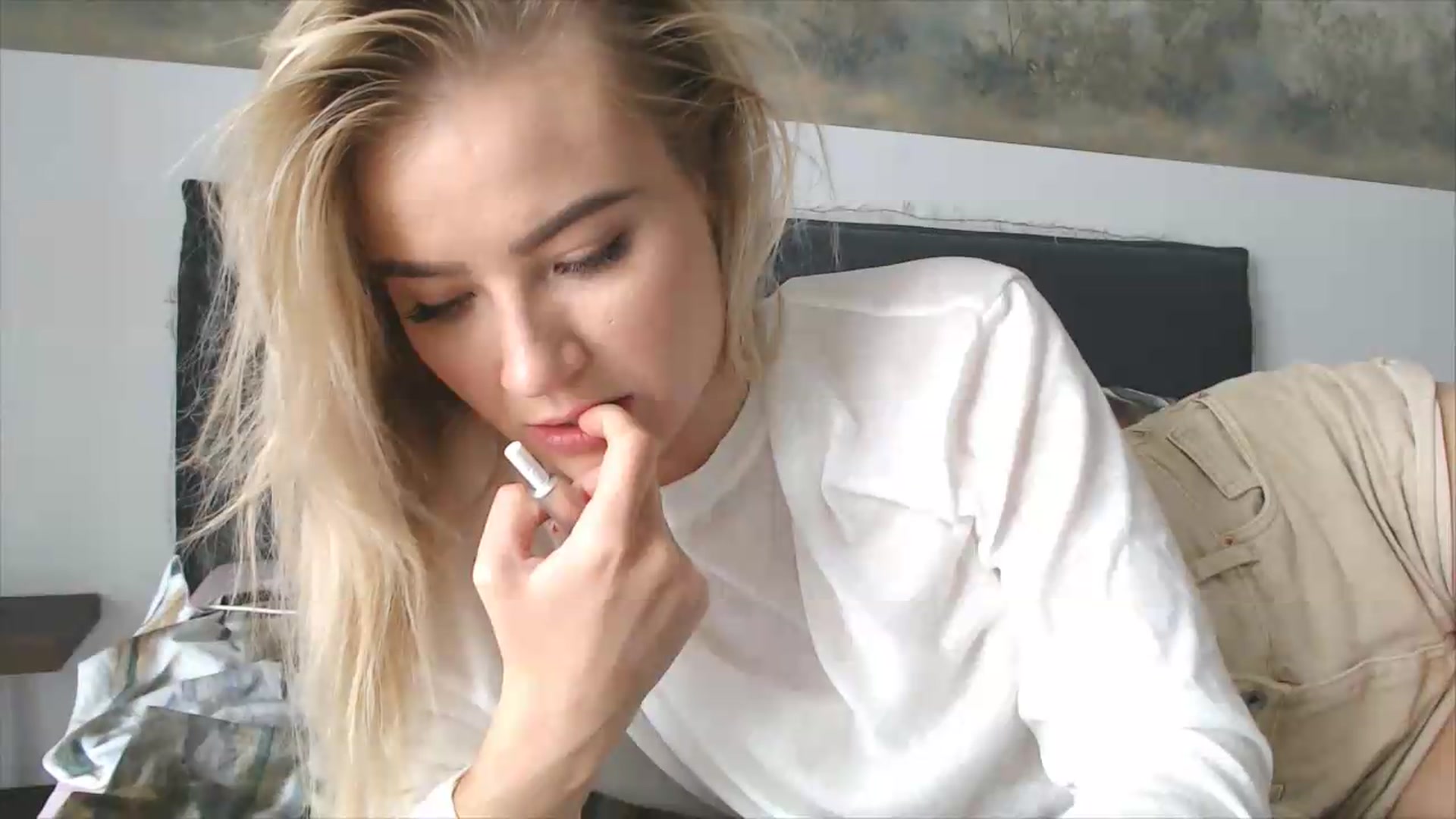 Gallery image thumbnail from fiancee's myfreecams stream on, 05/31/2026, 07:27 image 17 of 20