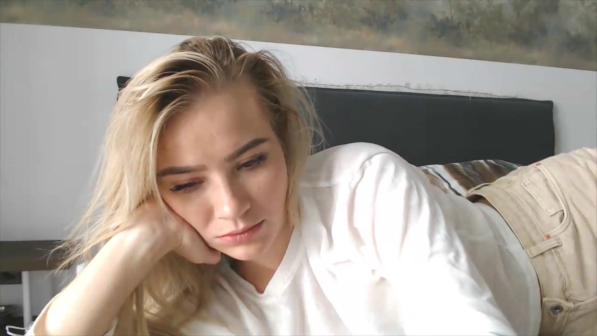 Gallery image thumbnail from fiancee's myfreecams stream on, 05/31/2026, 07:27 image 18 of 20