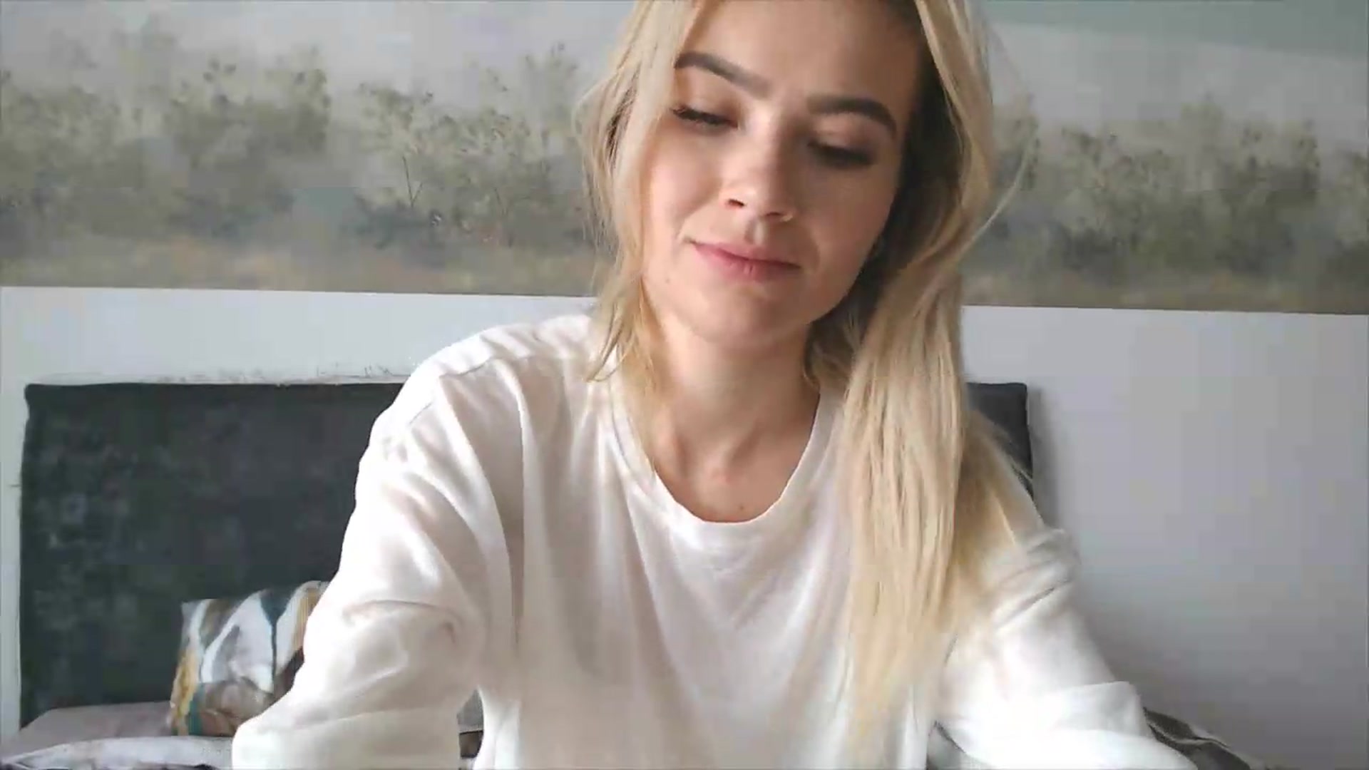 Gallery image thumbnail from fiancee's myfreecams stream on, 05/31/2026, 07:27 image 9 of 20