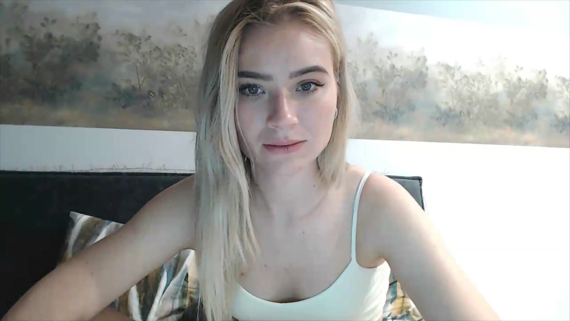 Gallery image thumbnail from fiancee's myfreecams stream on, 05/31/2026, 18:04 image 18 of 20