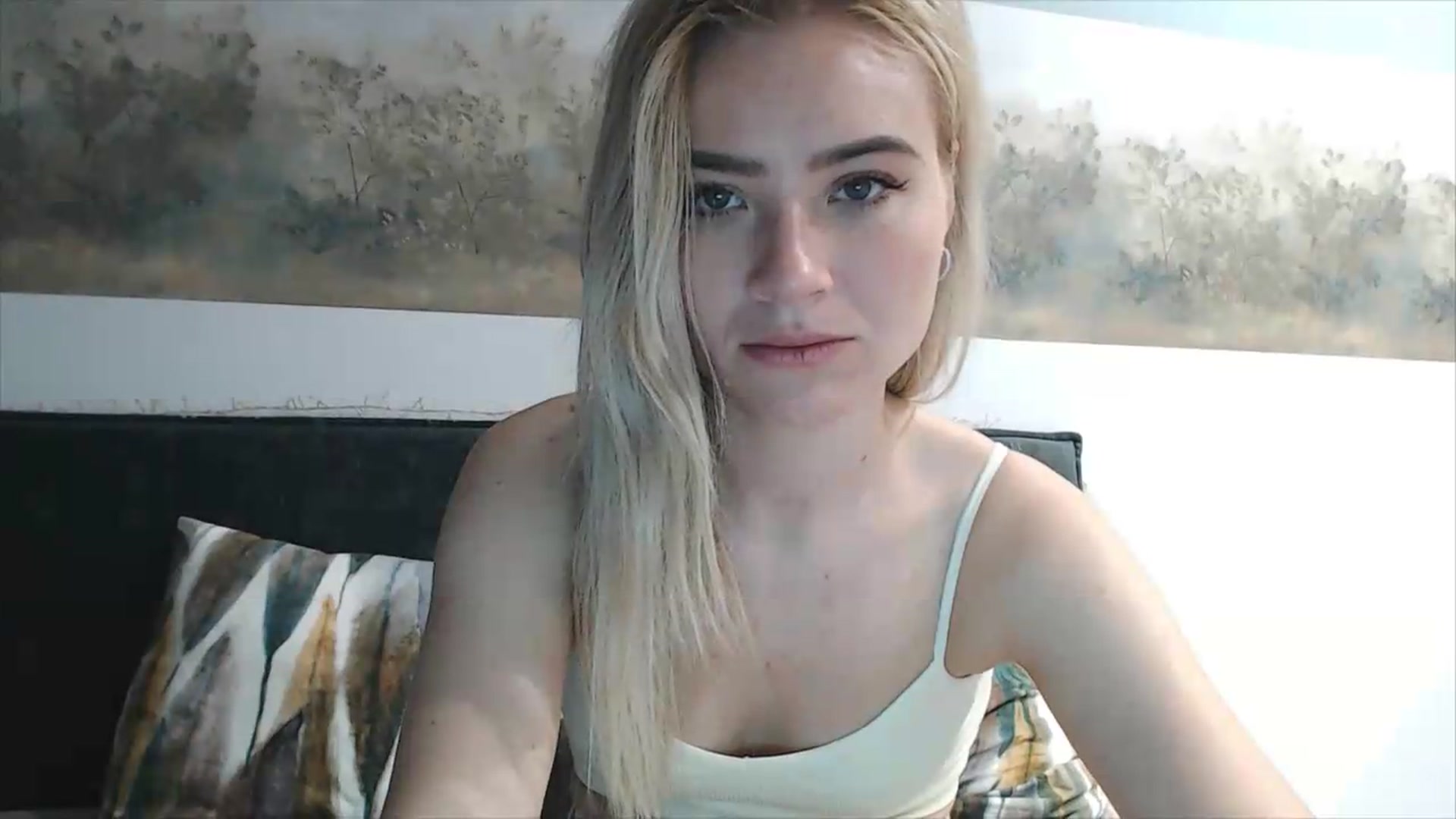 Gallery image thumbnail from fiancee's myfreecams stream on, 05/31/2026, 18:04 image 11 of 20