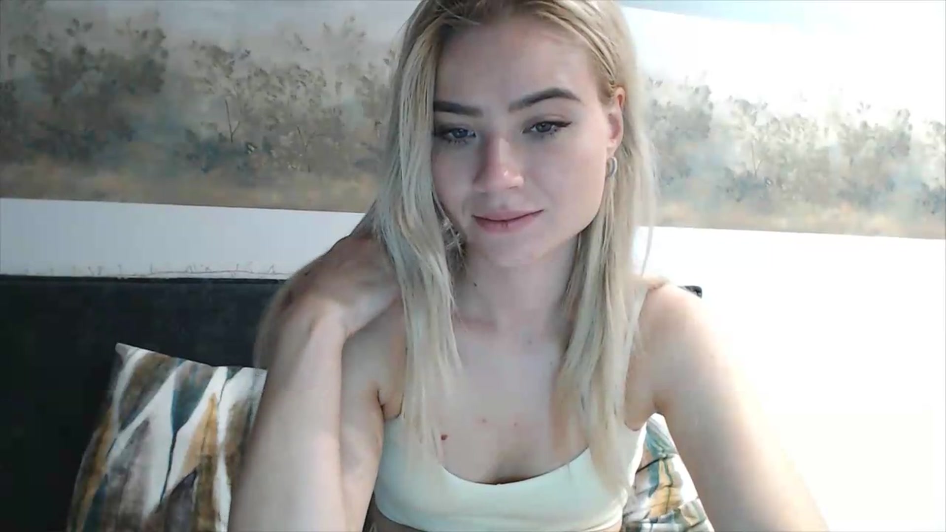 Gallery image thumbnail from fiancee's myfreecams stream on, 05/31/2026, 18:04 image 7 of 20