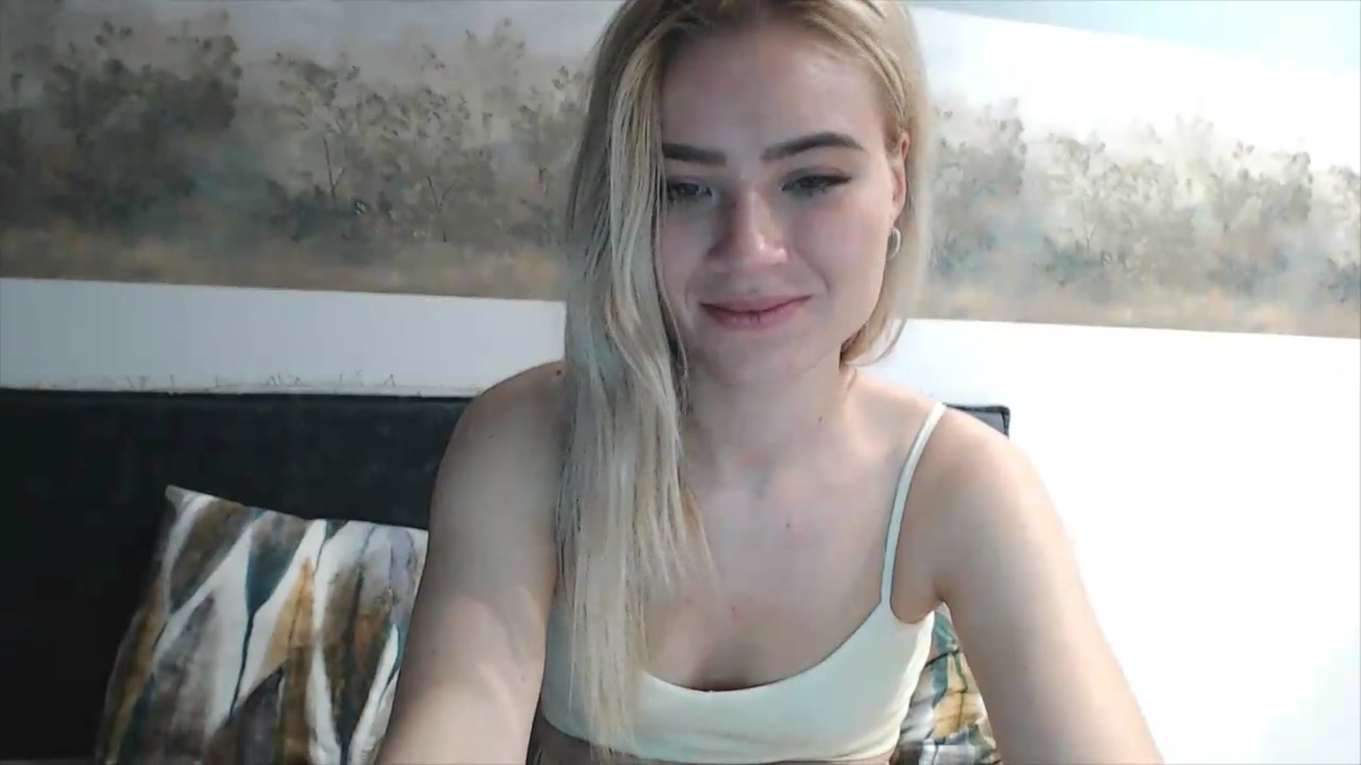 Gallery image thumbnail from fiancee's myfreecams stream on, 05/31/2026, 18:04 image 10 of 20