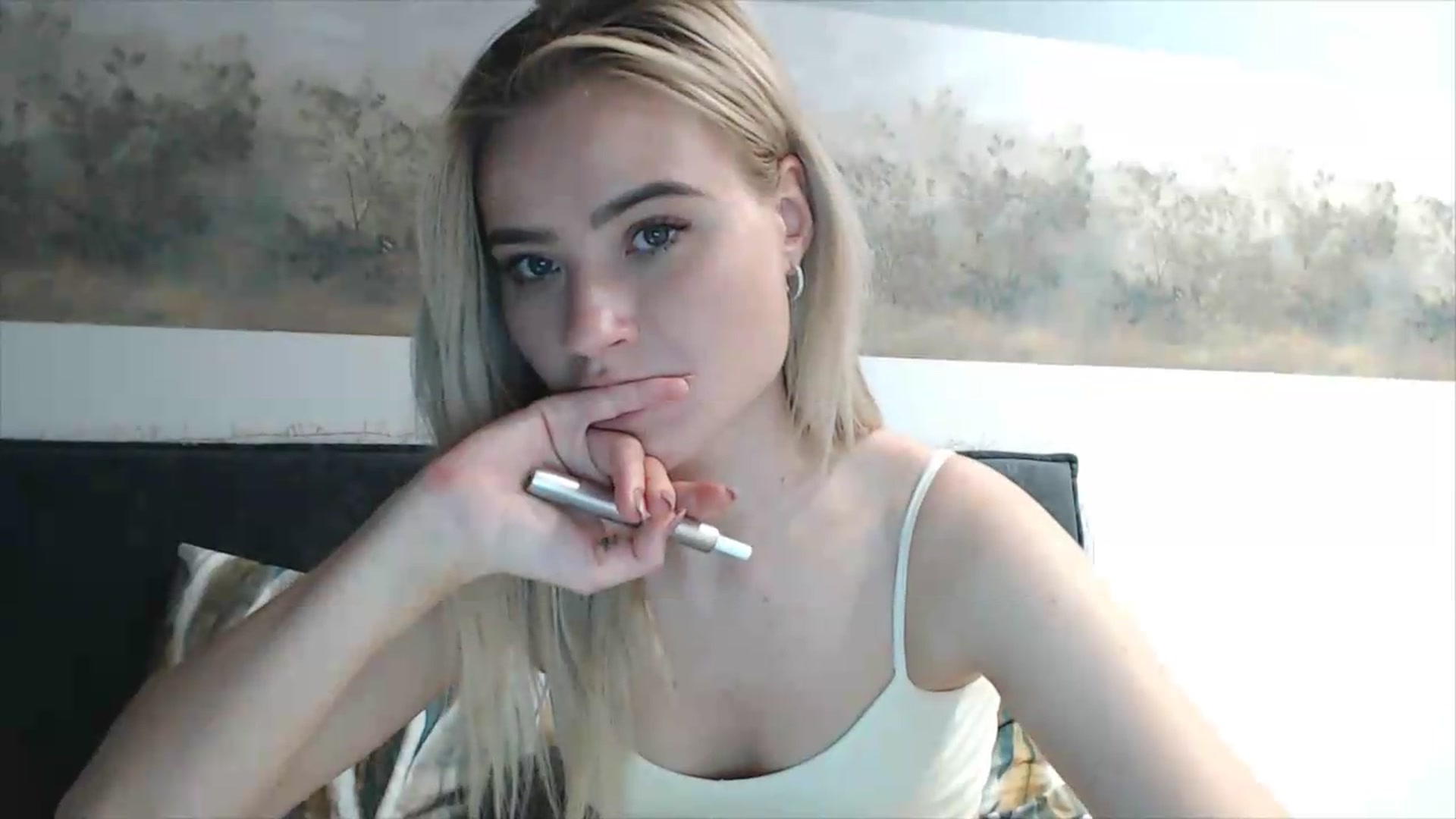 Gallery image thumbnail from fiancee's myfreecams stream on, 05/31/2026, 18:04 image 14 of 20