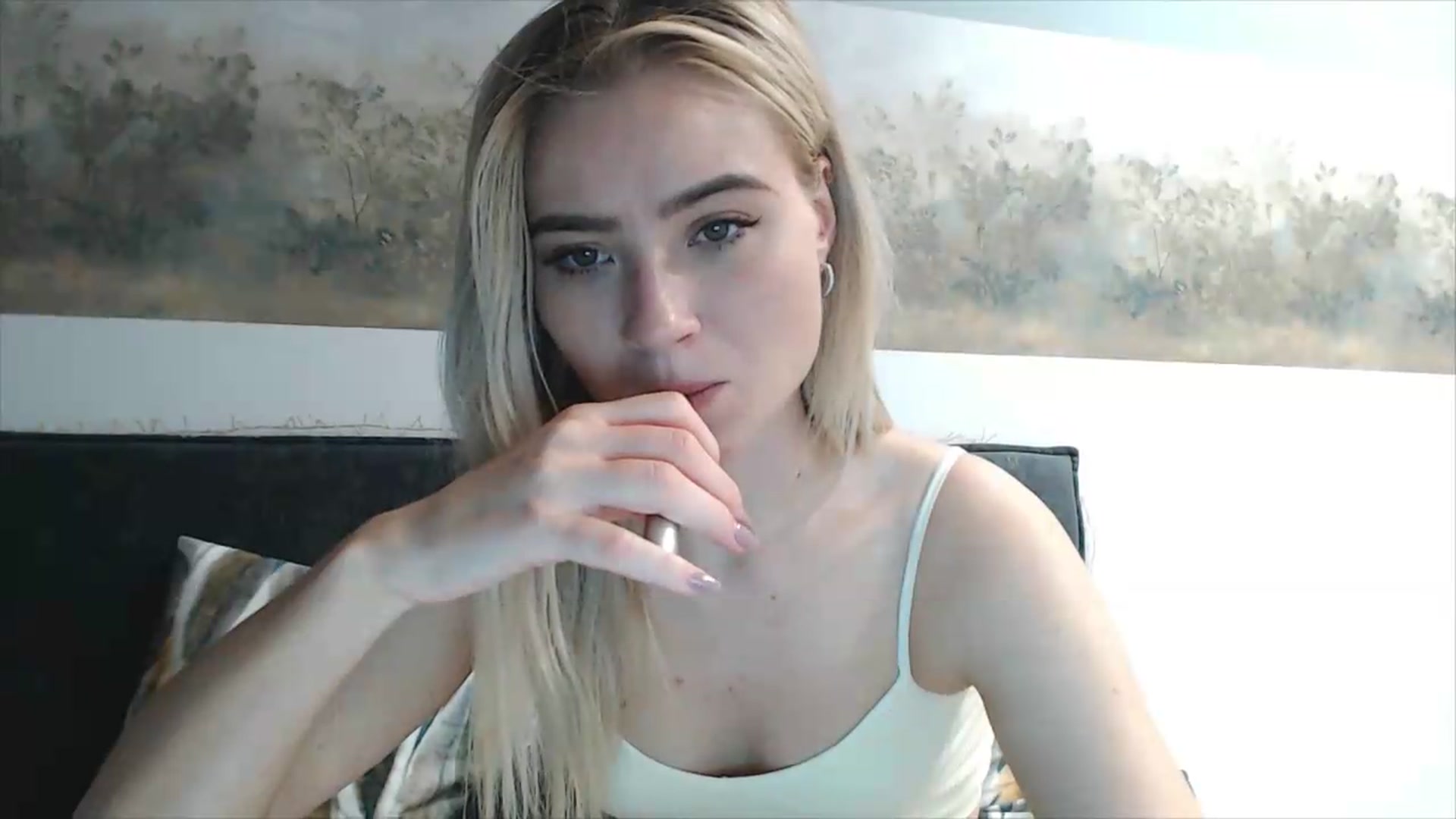 Gallery image thumbnail from fiancee's myfreecams stream on, 05/31/2026, 18:04 image 15 of 20
