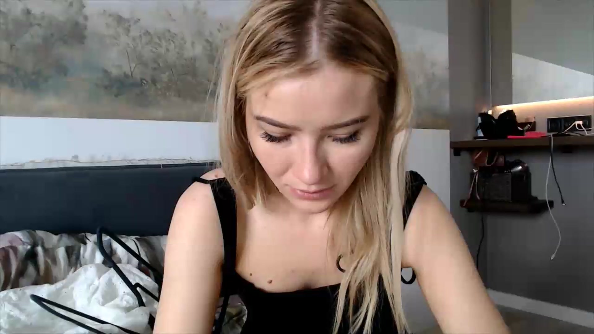 Gallery image thumbnail from fiancee's myfreecams stream on, 06/01/2026, 07:17 image 19 of 20