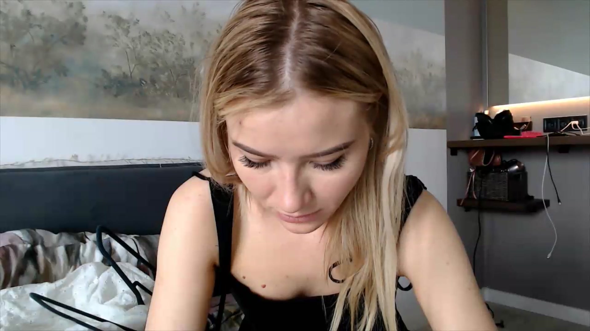 Gallery image thumbnail from fiancee's myfreecams stream on, 06/01/2026, 07:17 image 14 of 20
