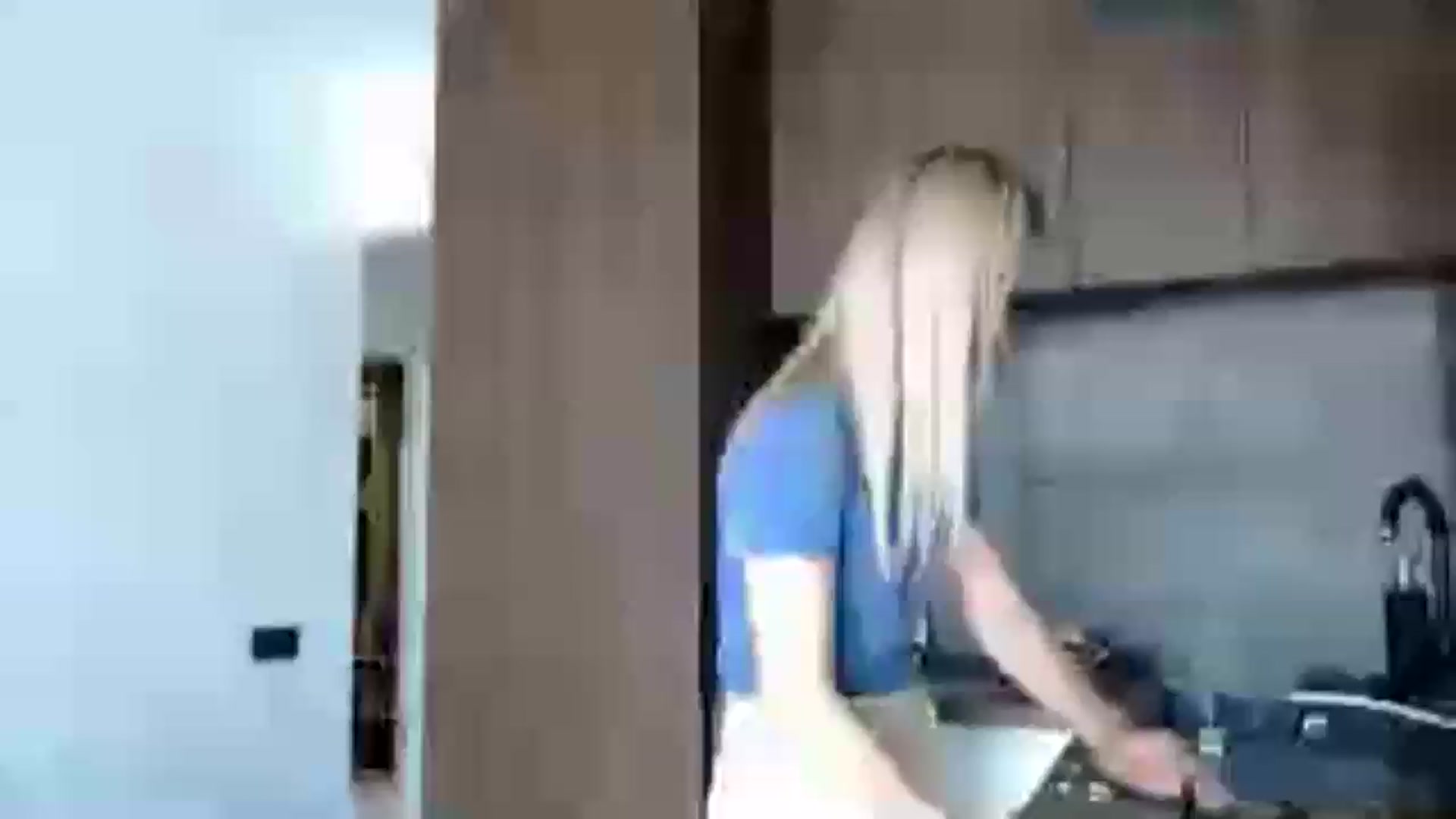 Gallery image thumbnail from fiancee's myfreecams stream on, 06/05/2026, 13:12 image 18 of 20