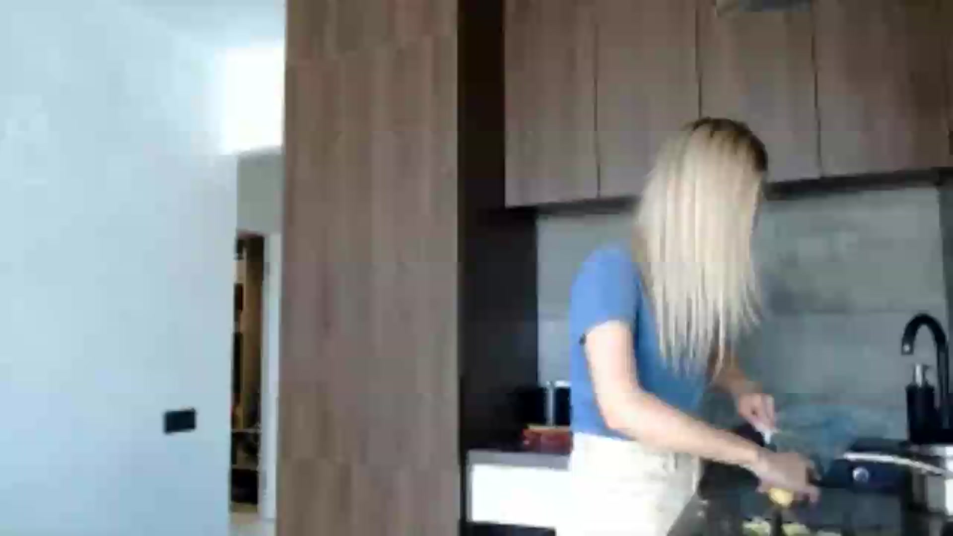 Gallery image thumbnail from fiancee's myfreecams stream on, 06/05/2026, 13:12 image 12 of 20
