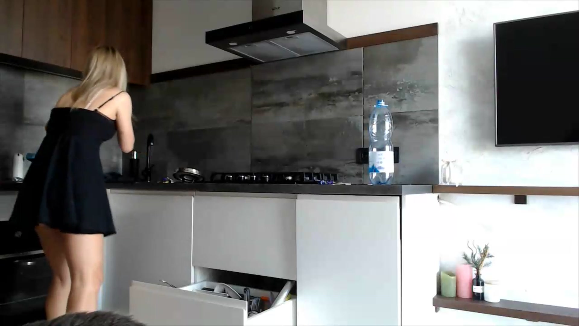 Gallery image thumbnail from fiancee's myfreecams stream on, 06/12/2026, 07:13 image 13 of 20