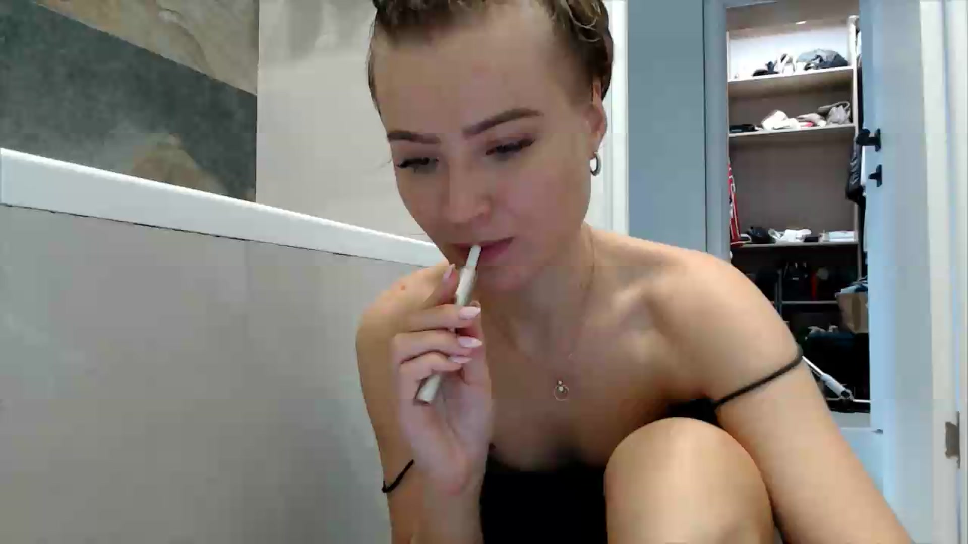 Gallery image thumbnail from fiancee's myfreecams stream on, 06/14/2026, 16:41 image 6 of 20