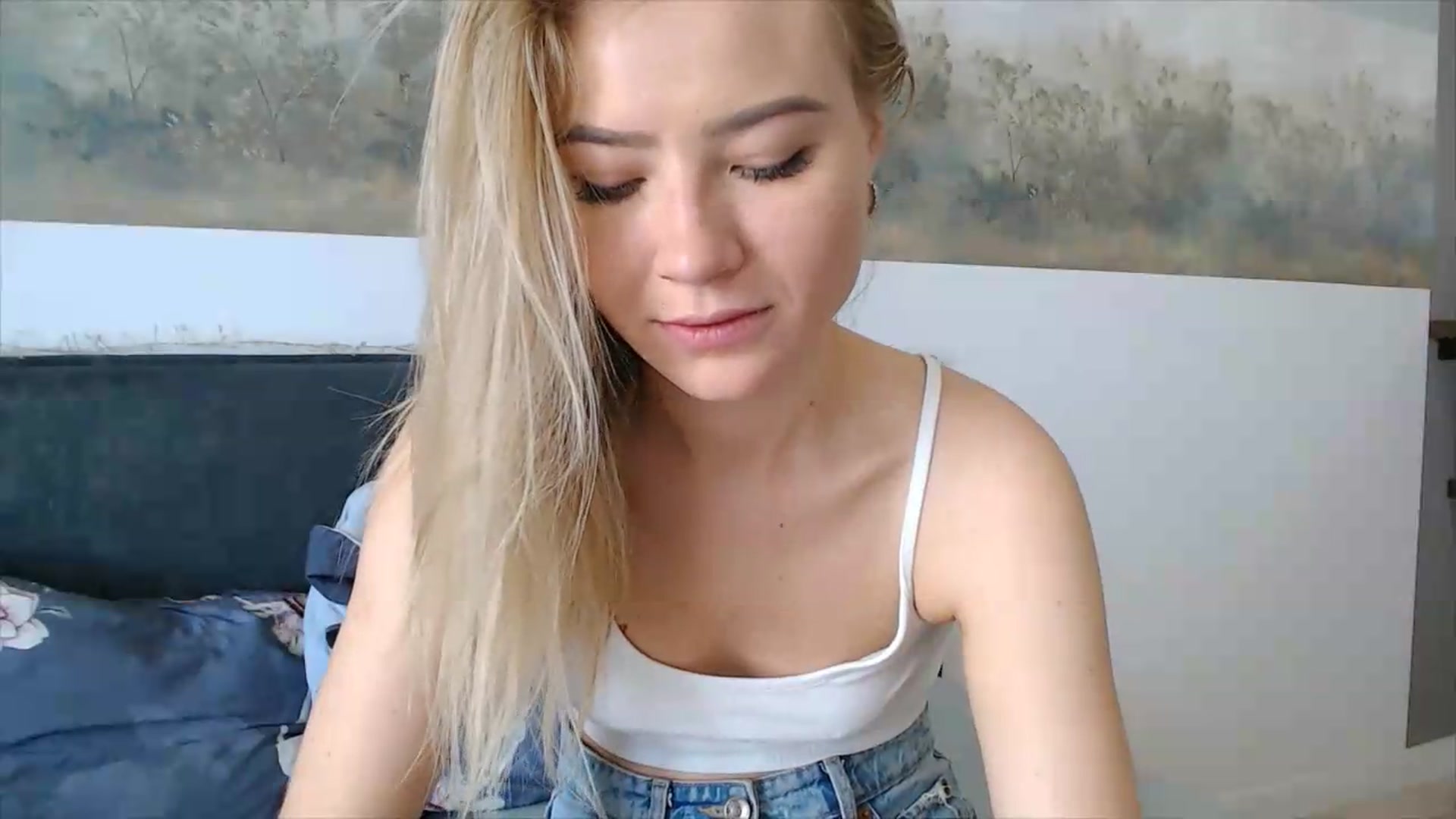 Gallery image thumbnail from fiancee's myfreecams stream on, 06/19/2026, 05:27 image 10 of 20