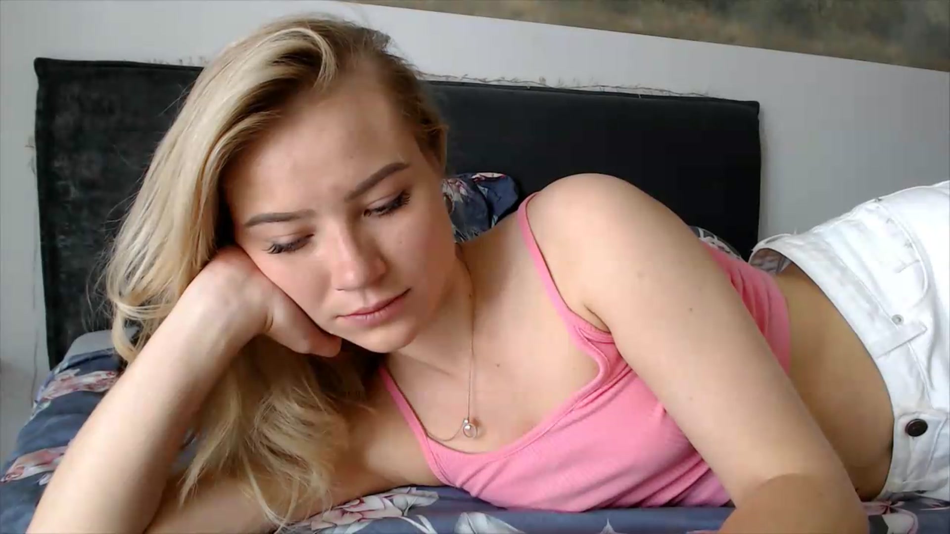 Gallery image thumbnail from fiancee's myfreecams stream on, 06/20/2026, 06:49 image 12 of 20