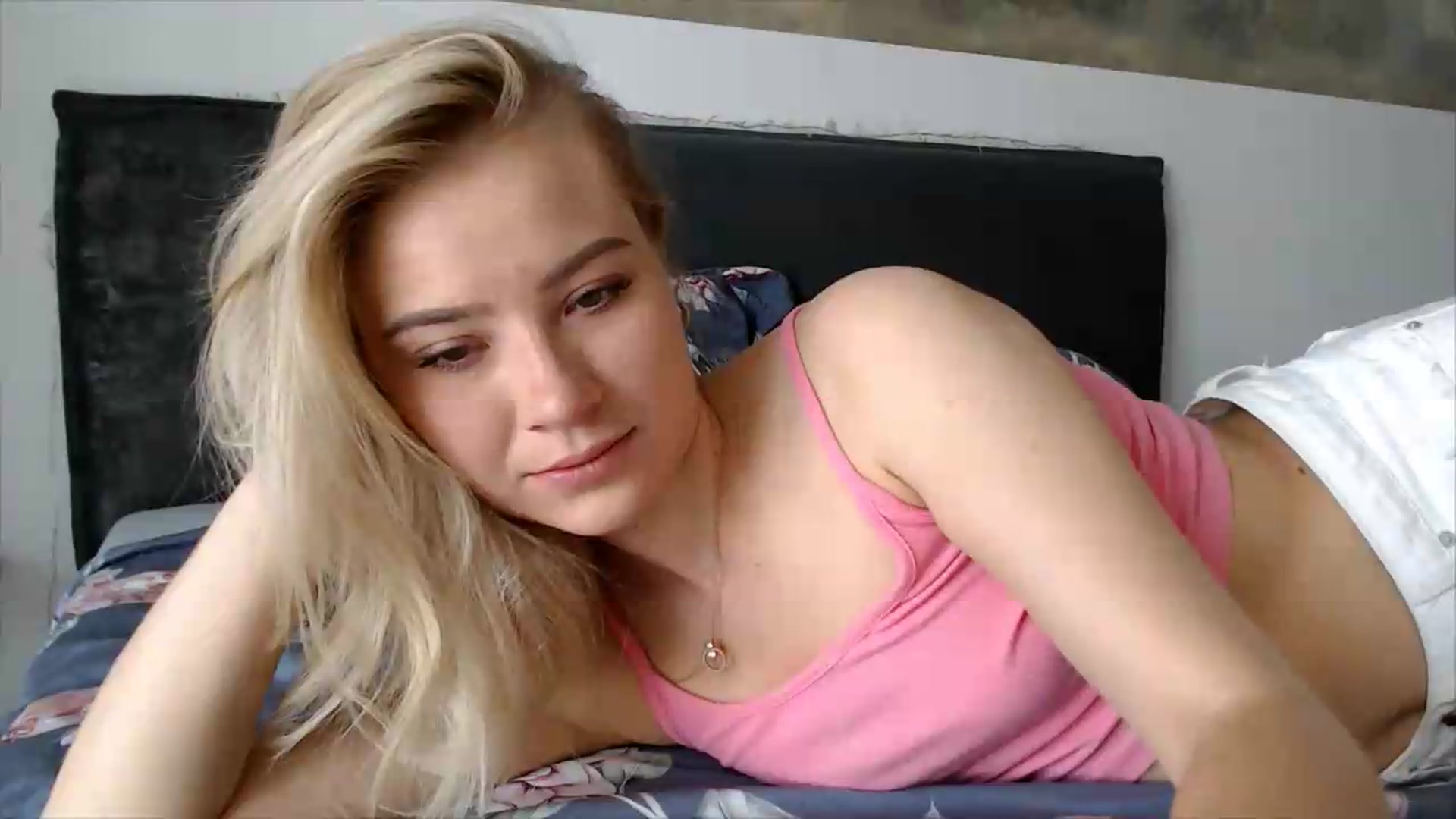 Gallery image thumbnail from fiancee's myfreecams stream on, 06/20/2026, 06:49 image 11 of 20