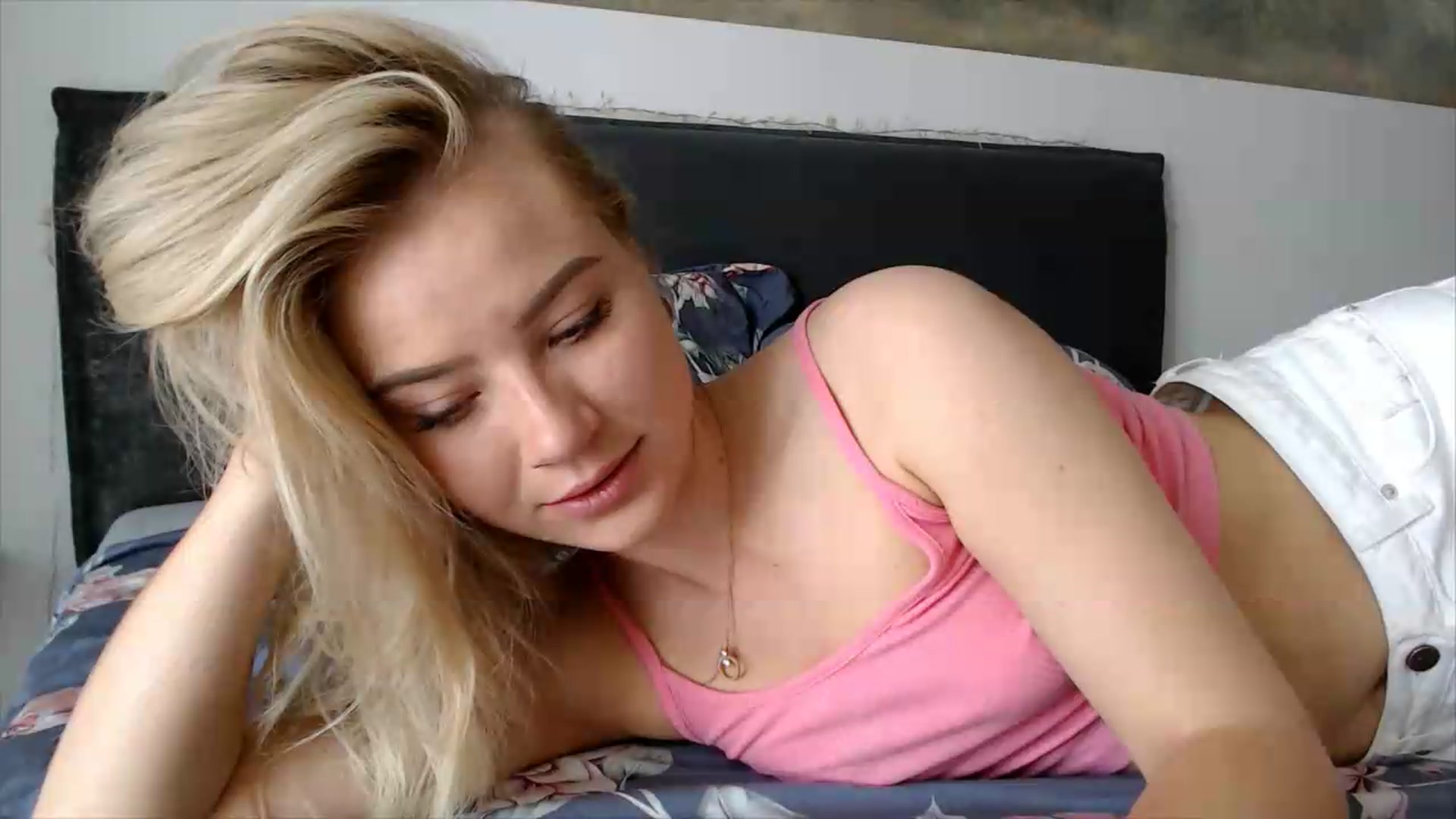 Gallery image thumbnail from fiancee's myfreecams stream on, 06/20/2026, 06:49 image 9 of 20