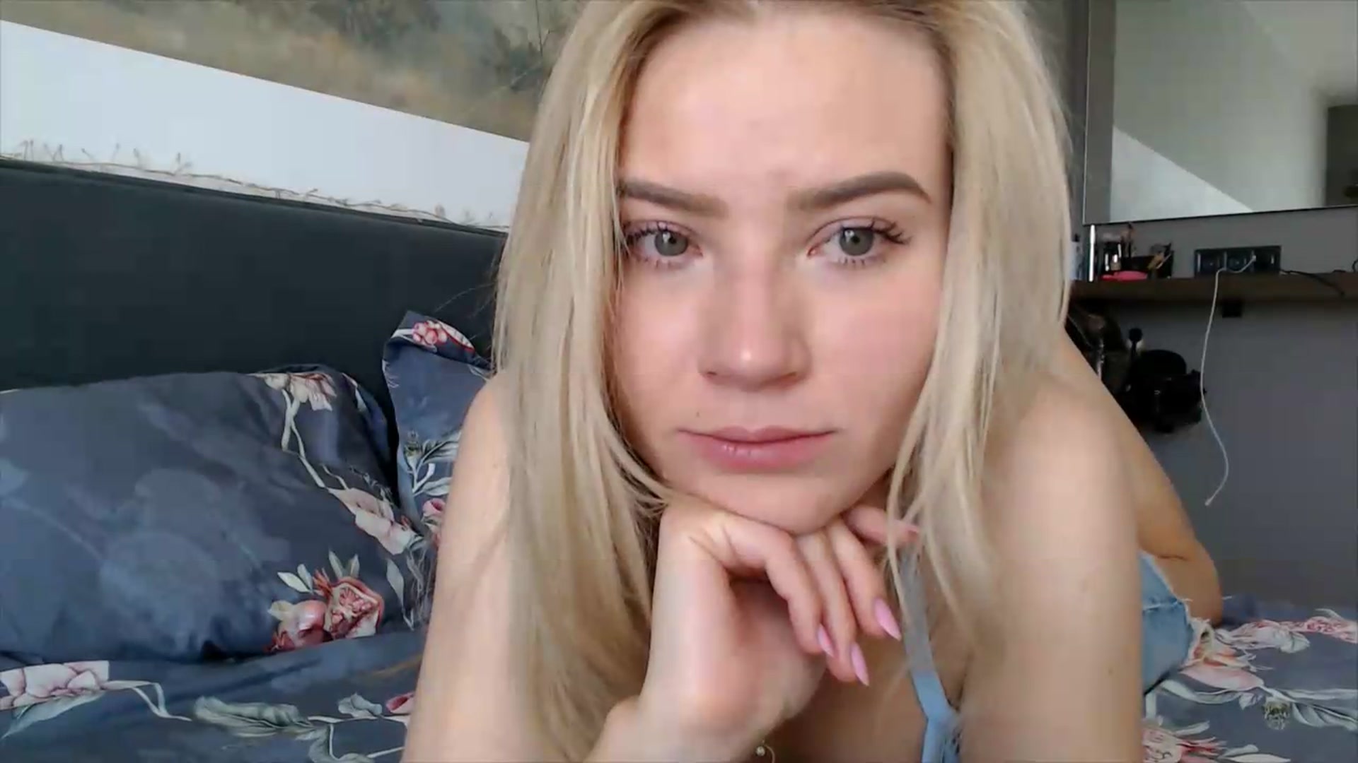 Gallery image thumbnail from fiancee's myfreecams stream on, 06/21/2026, 04:32 image 17 of 20