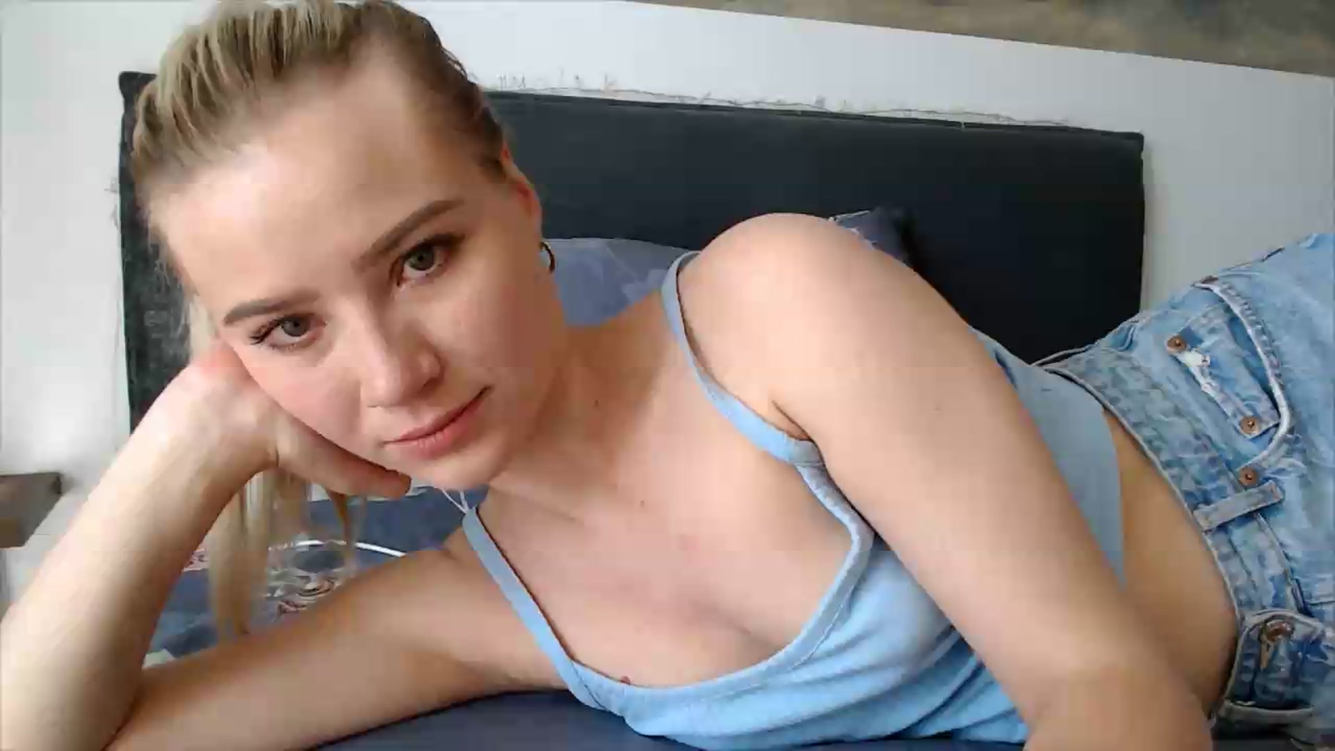 Gallery image thumbnail from fiancee's myfreecams stream on, 06/23/2026, 04:51 image 1 of 20