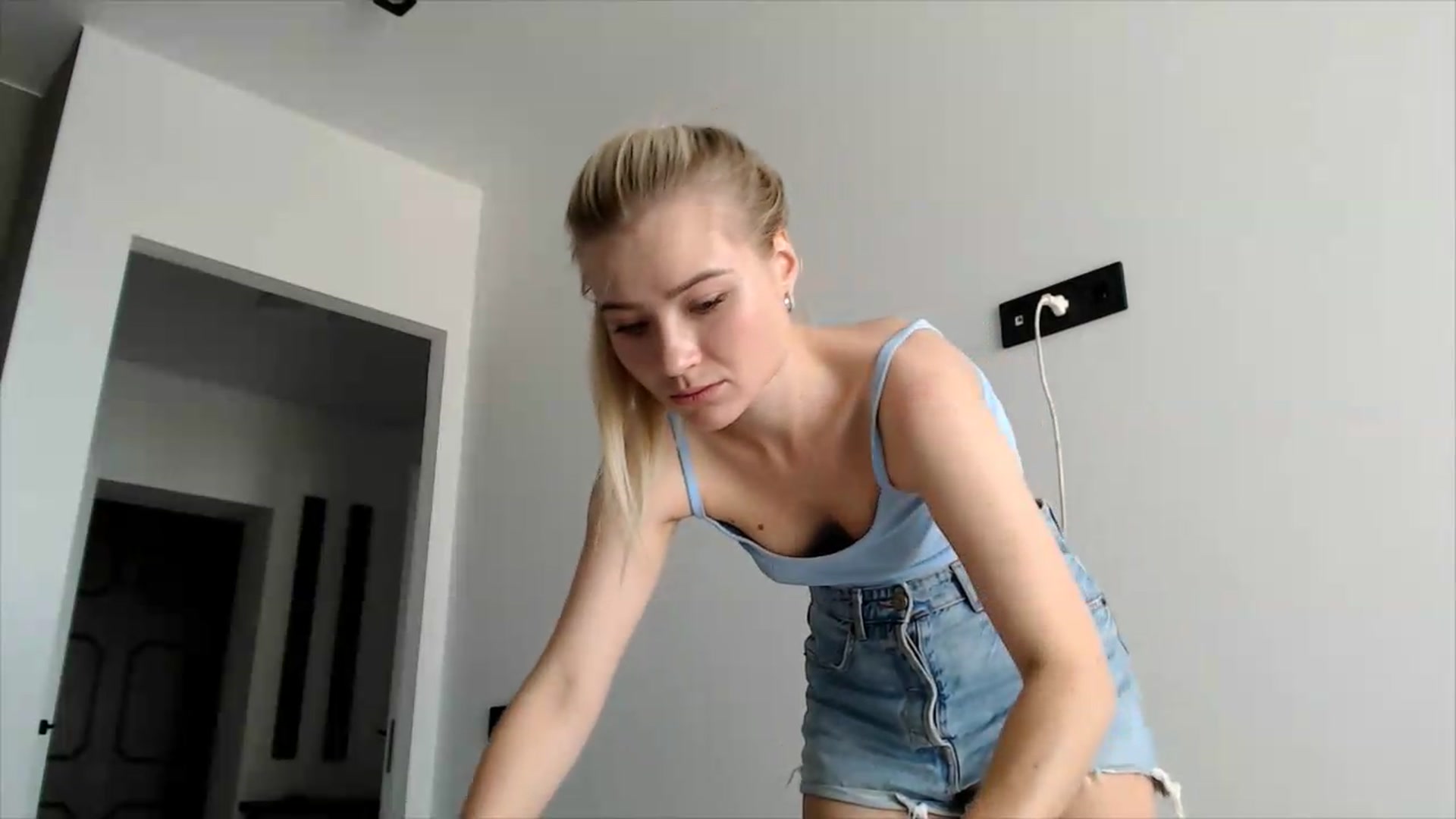 Gallery image thumbnail from fiancee's myfreecams stream on, 06/23/2026, 06:18 image 2 of 20